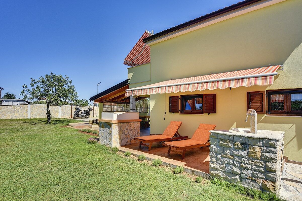 Casa Sandi 74203-K1