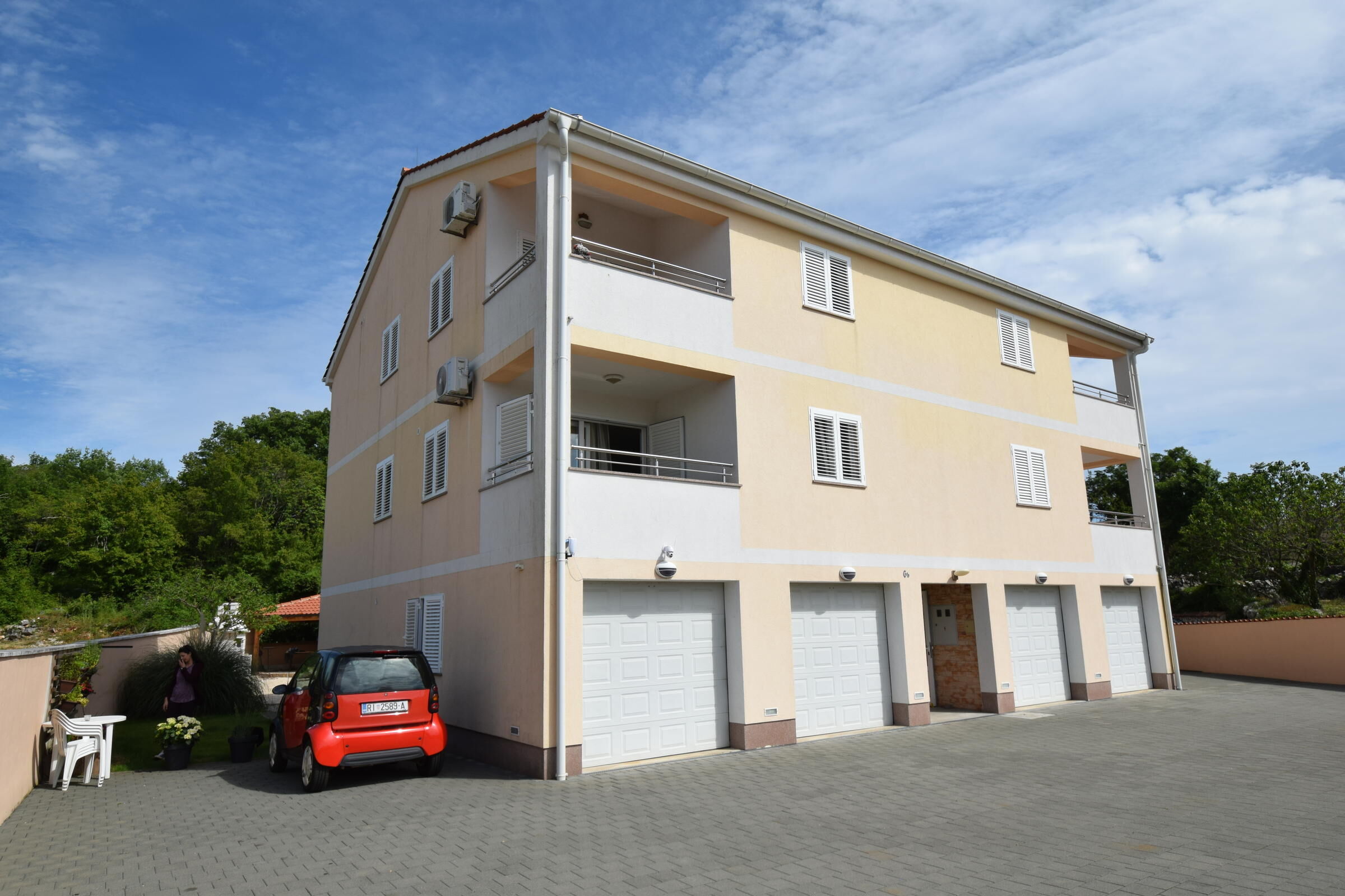 Apartment Gem 62285-A1