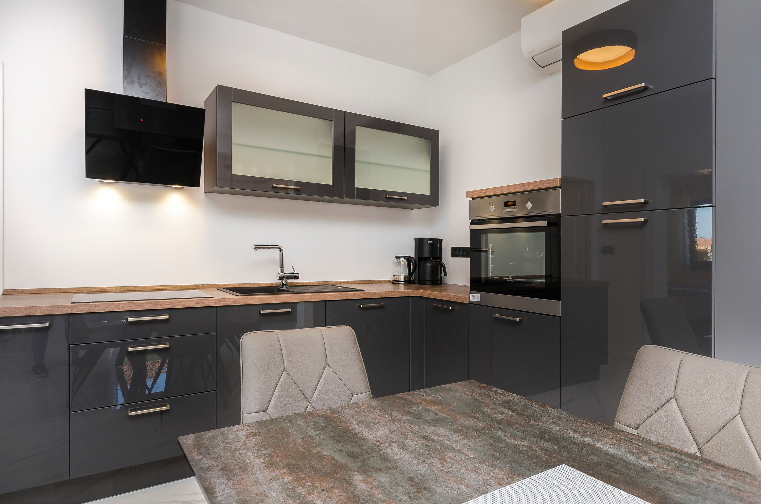 Apartments Villa Casia 33802-A2