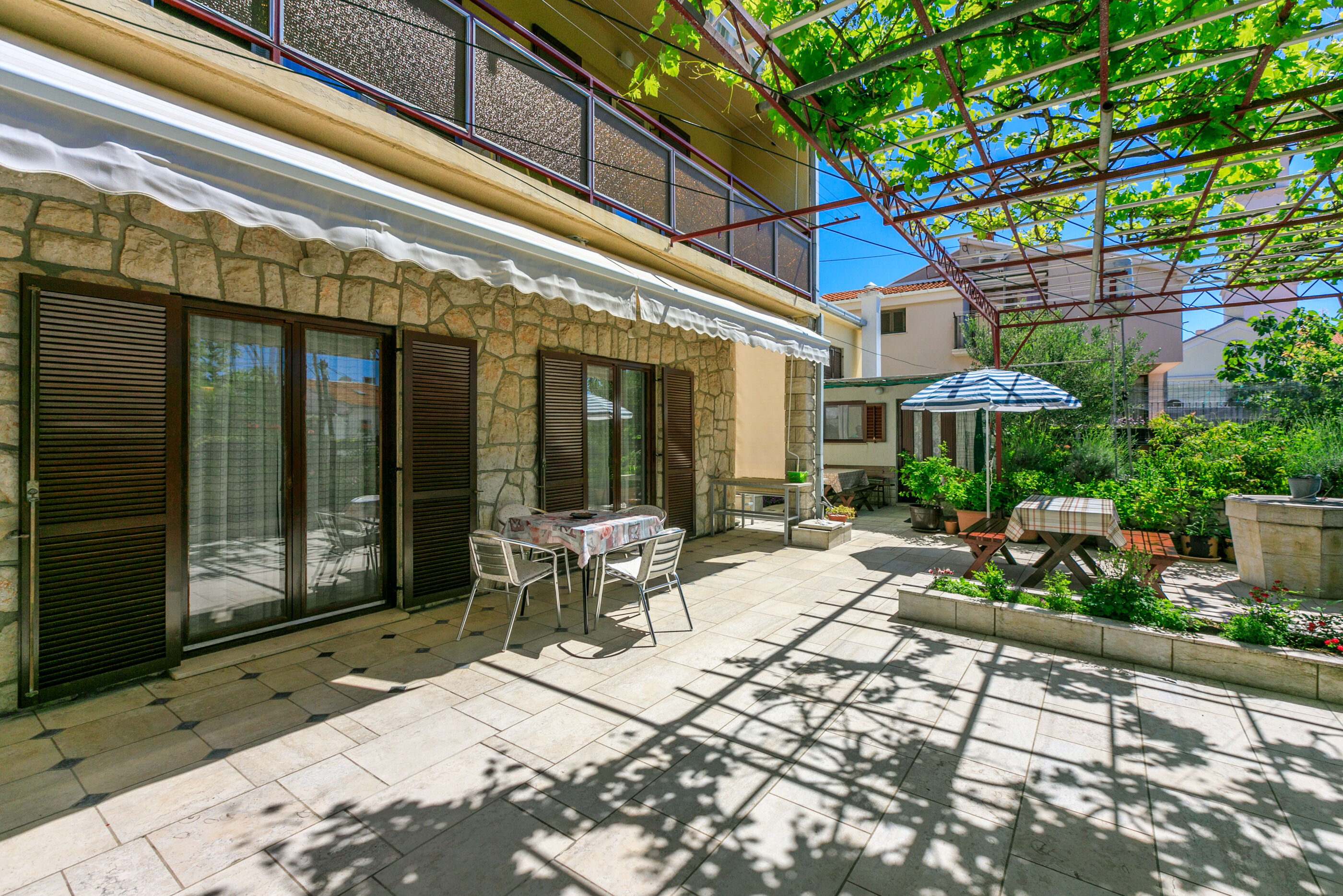 Apartments Mirena 81581-A1