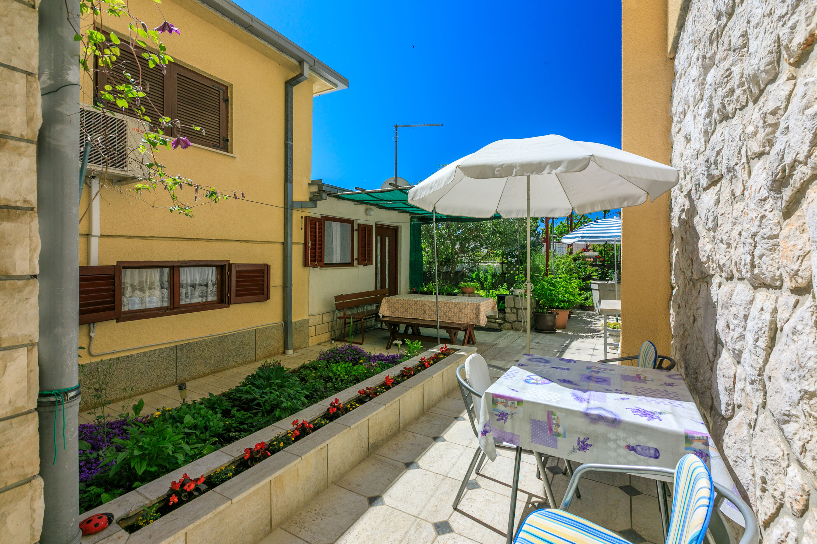 Apartments Mirena 81581-A1