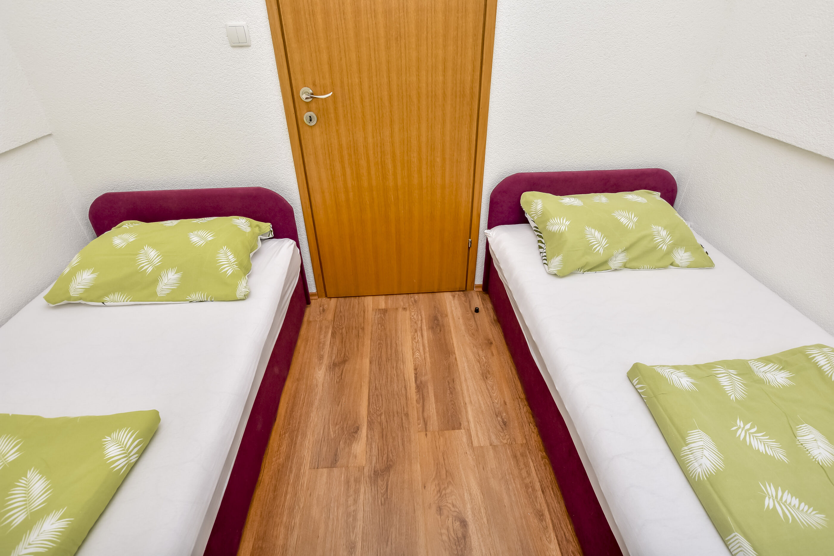 Apartments Juro 81781-A2