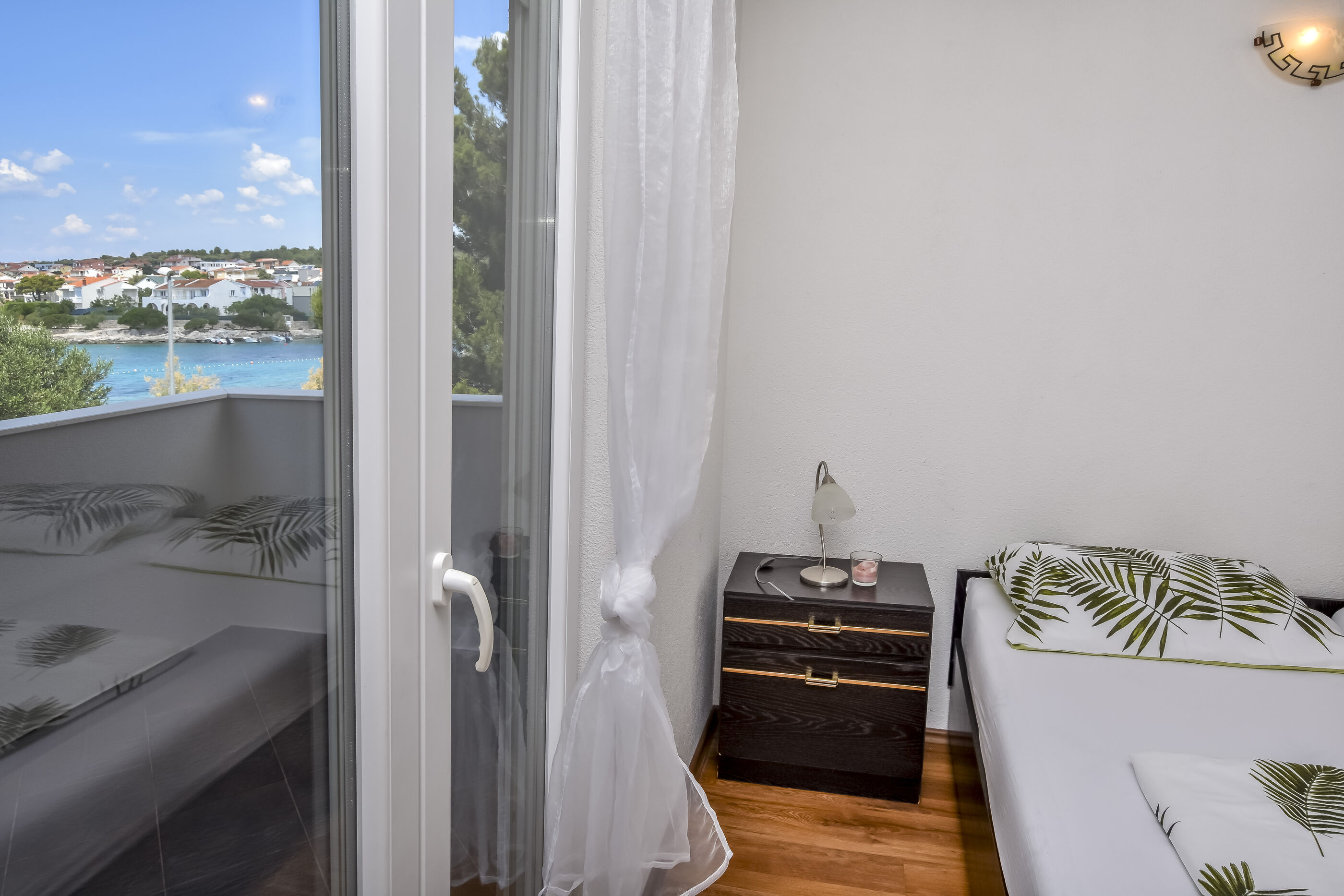 Apartments Juro 81781-A2