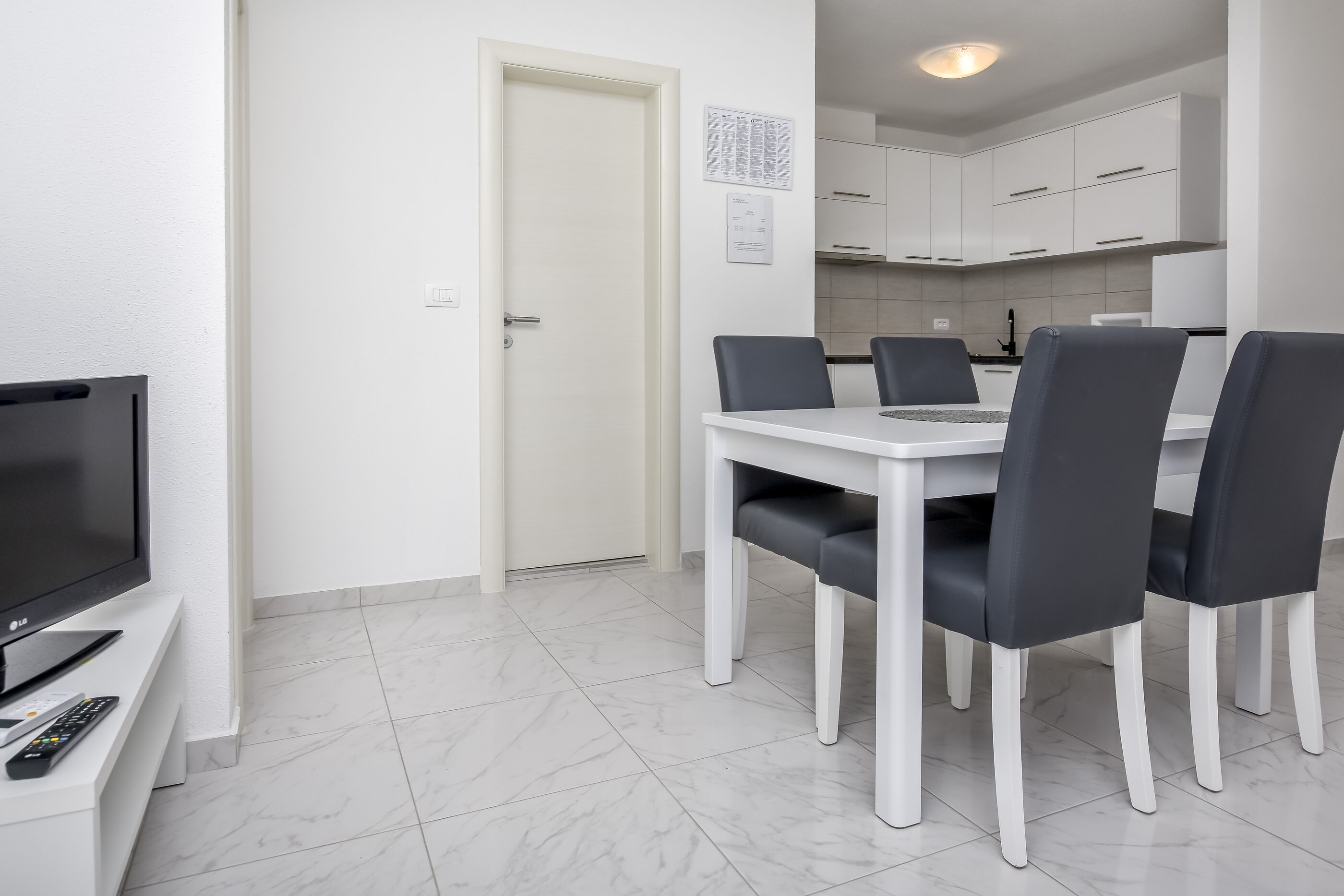 Apartments Juro 81781-A3
