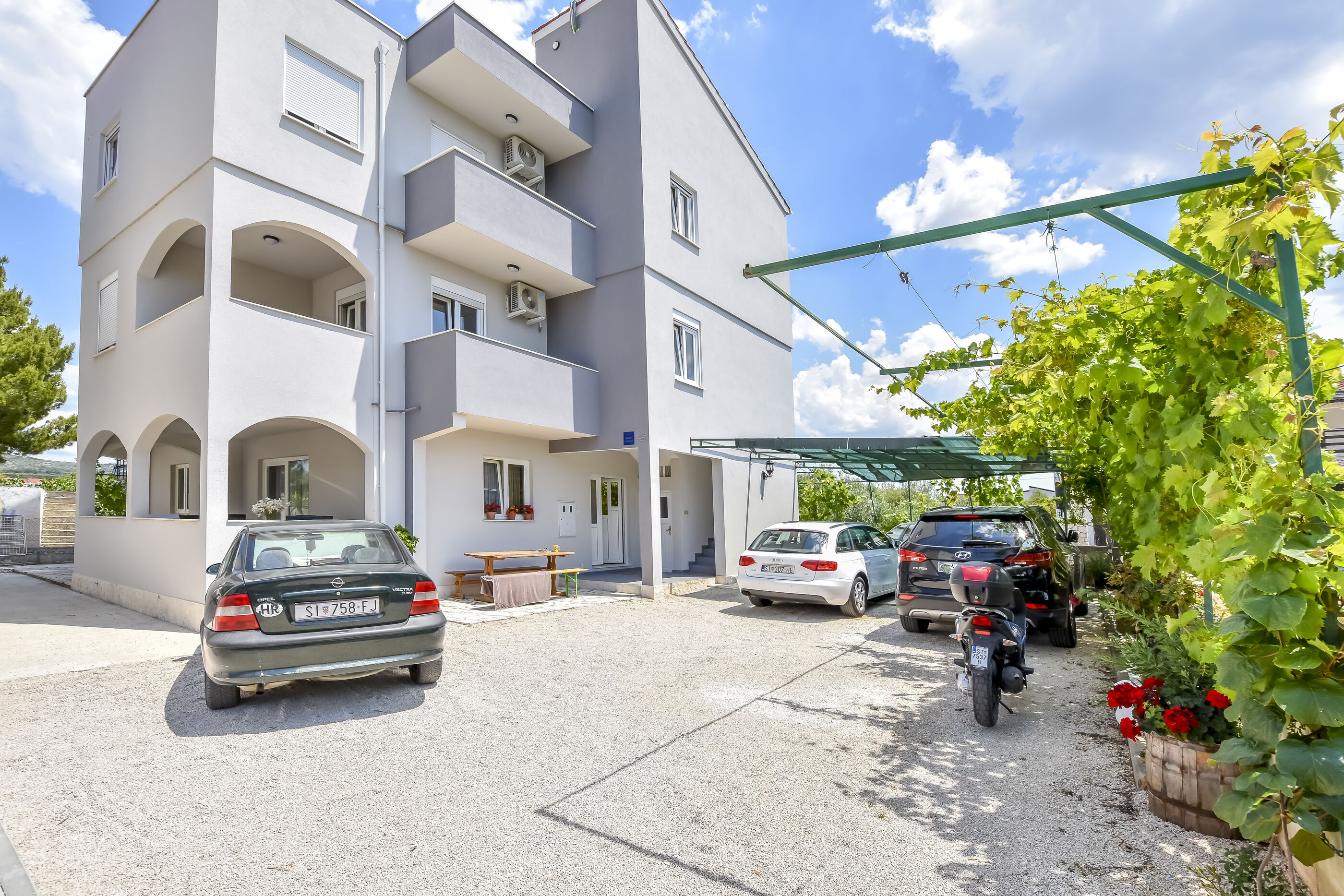 Apartments Juro 81781-A3