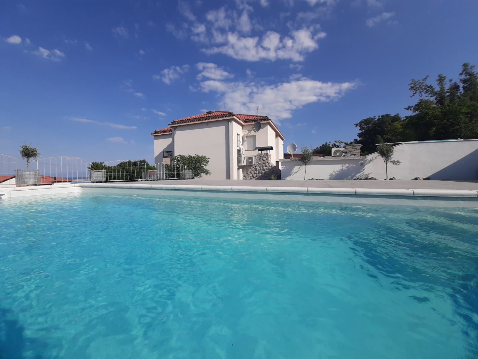 Apartments Jozić 62776-A1