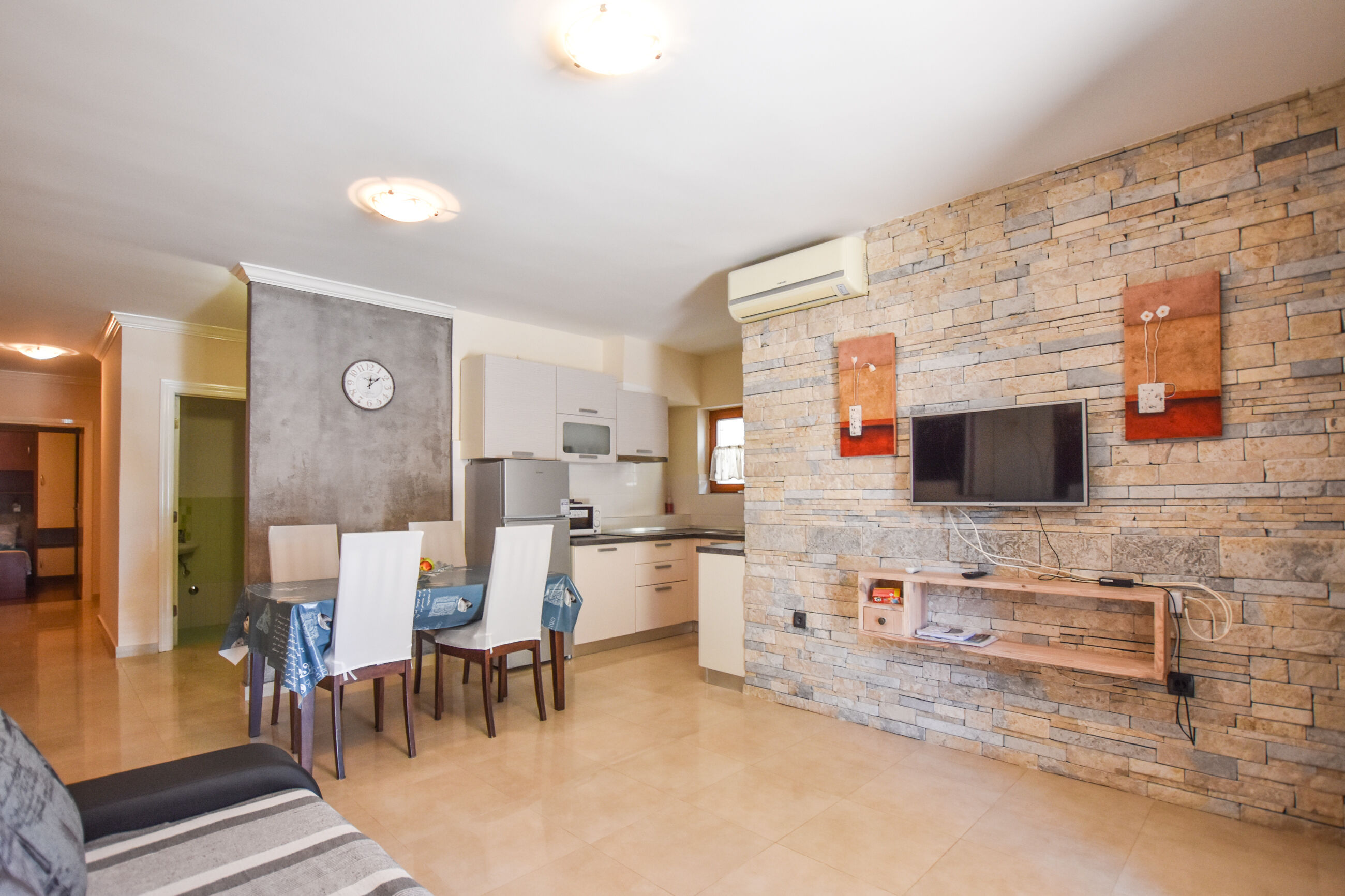 Apartments Yelkouan 82251-A2