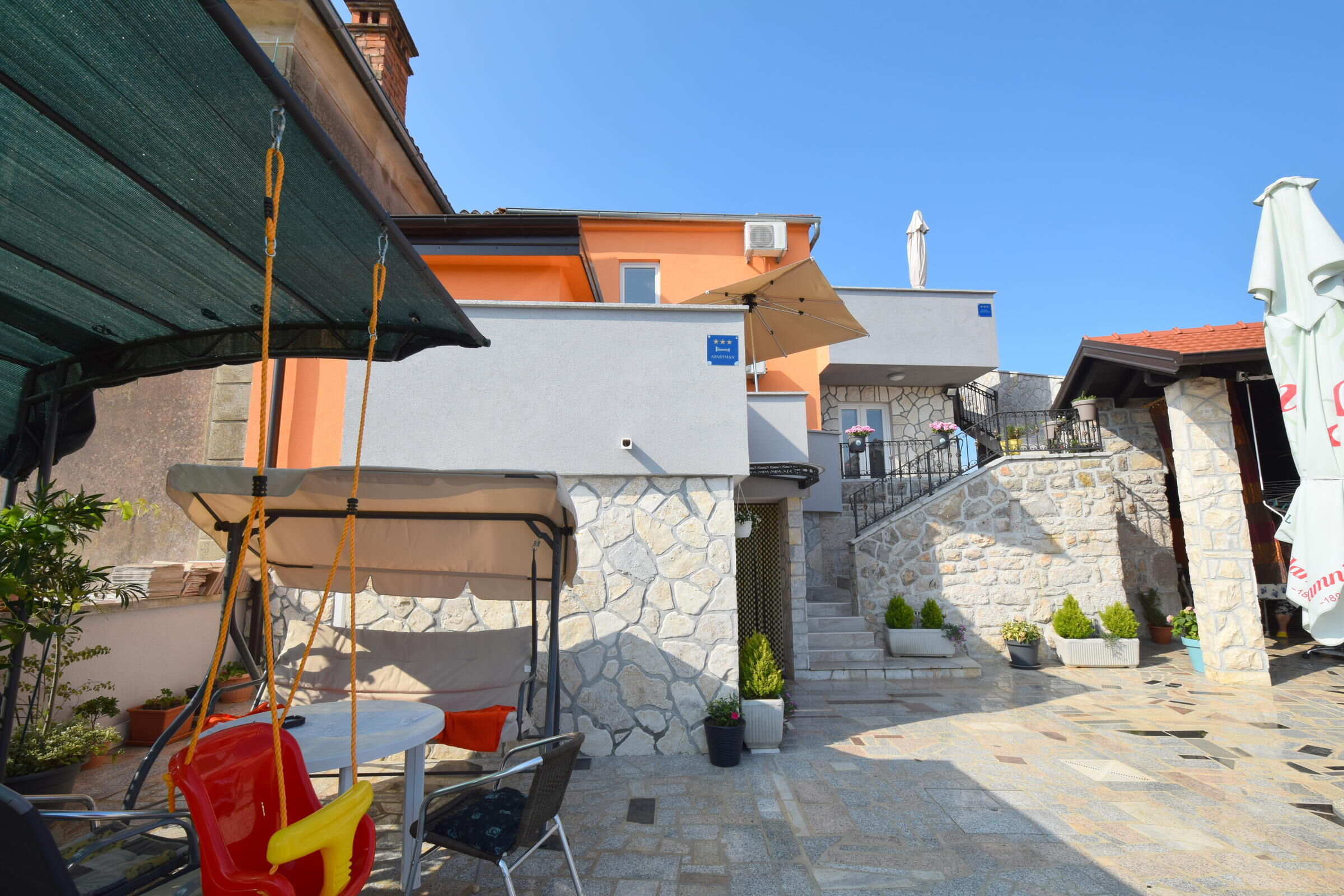 Apartments Vrdoljak 62288-A1