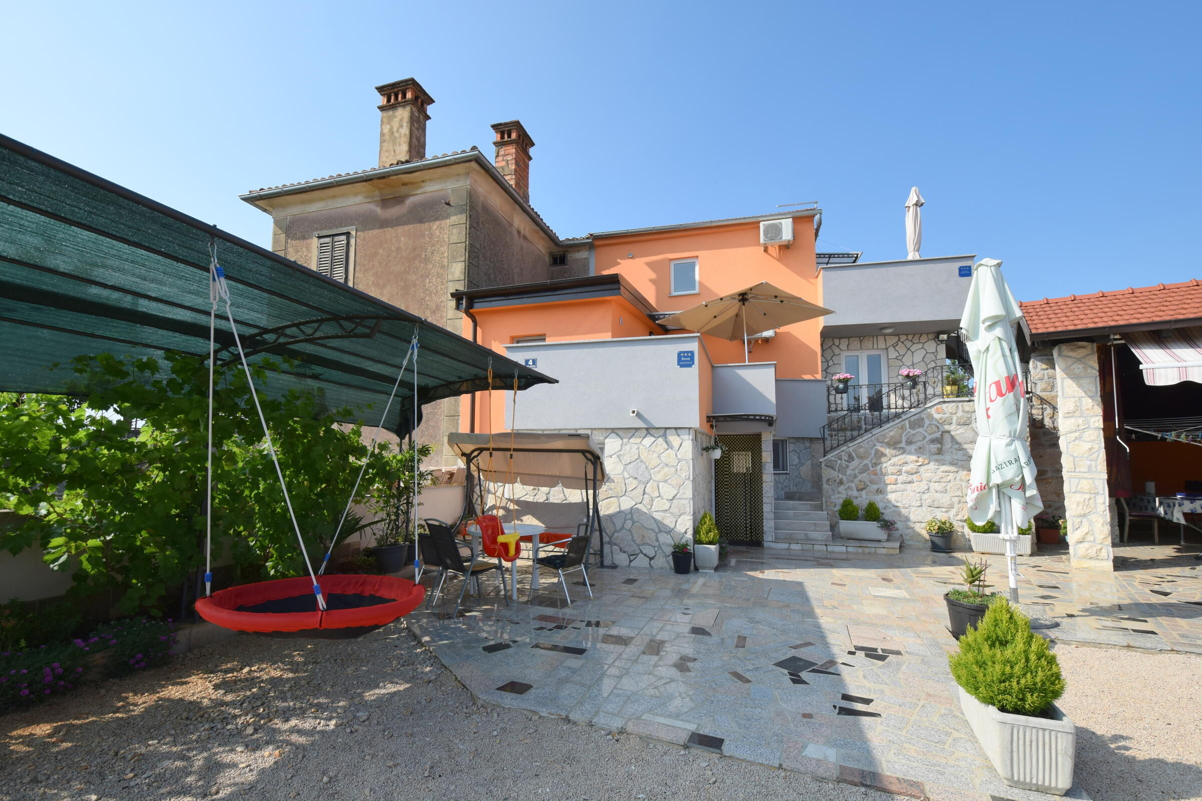 Apartments Vrdoljak 62288-A1