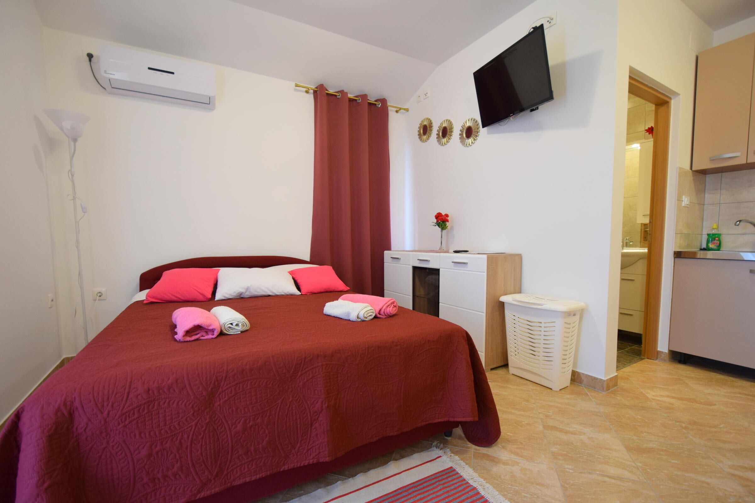 Apartments Vrdoljak 62288-A2