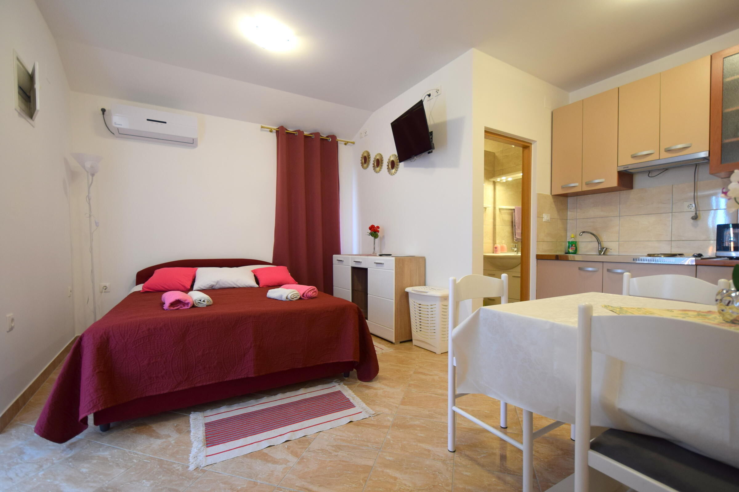 Apartments Vrdoljak 62288-A2