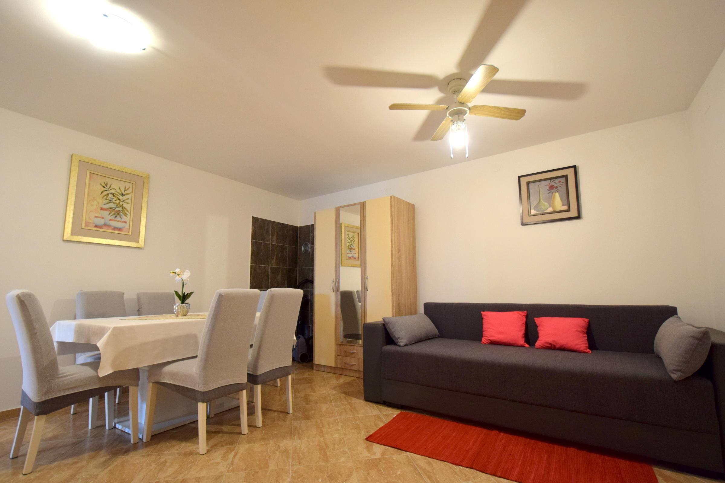 Apartments Vrdoljak 62288-A1