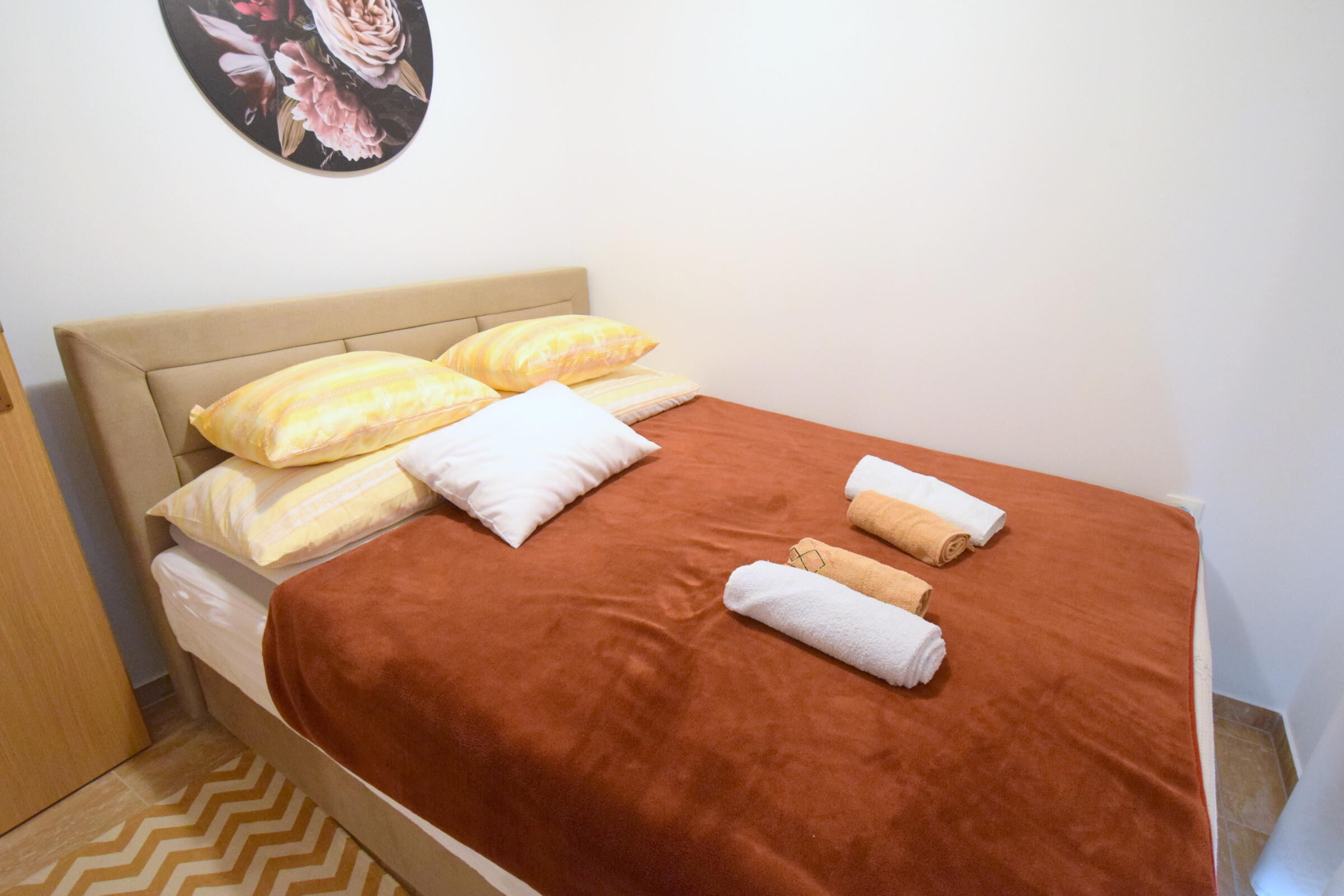 Apartments Vrdoljak 62288-A1
