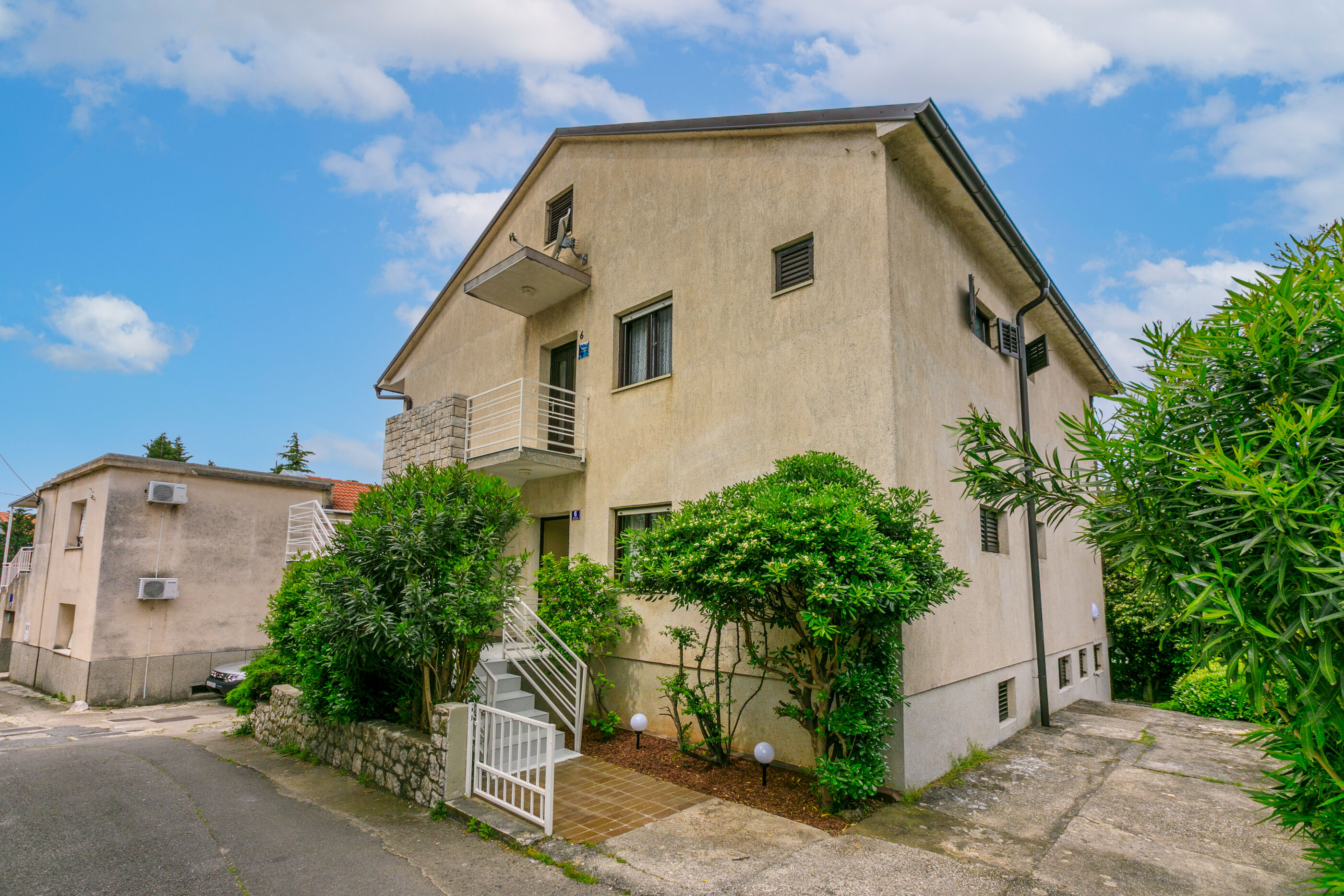 Apartments Zec 82271-A4