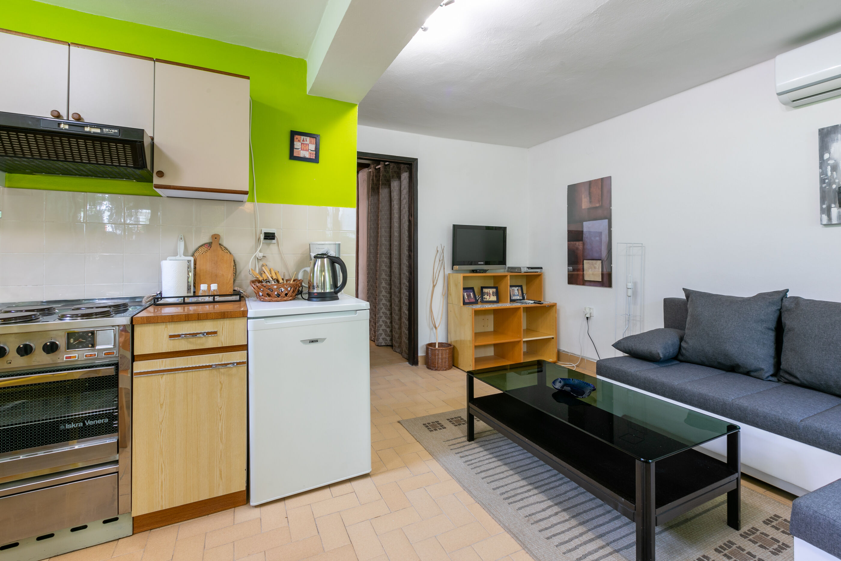 Apartments Zec 82271-A1
