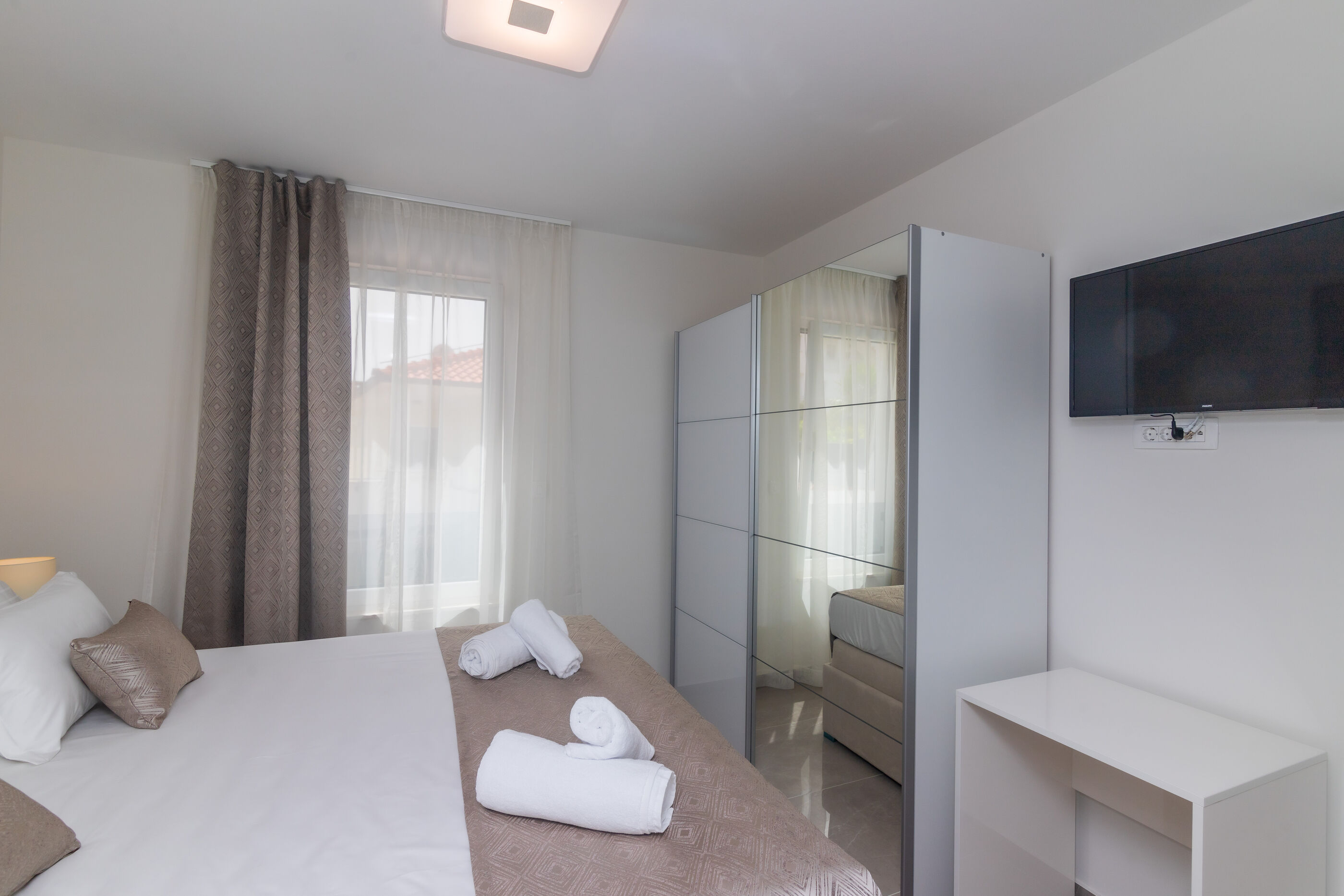 Apartments Dora 82221-A1