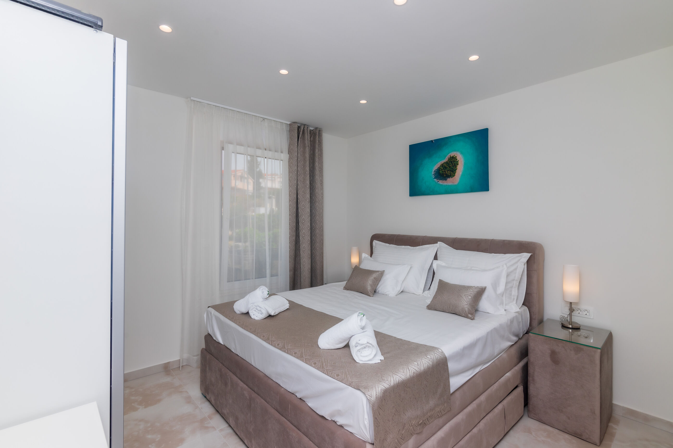 Apartments Dora 82221-A2