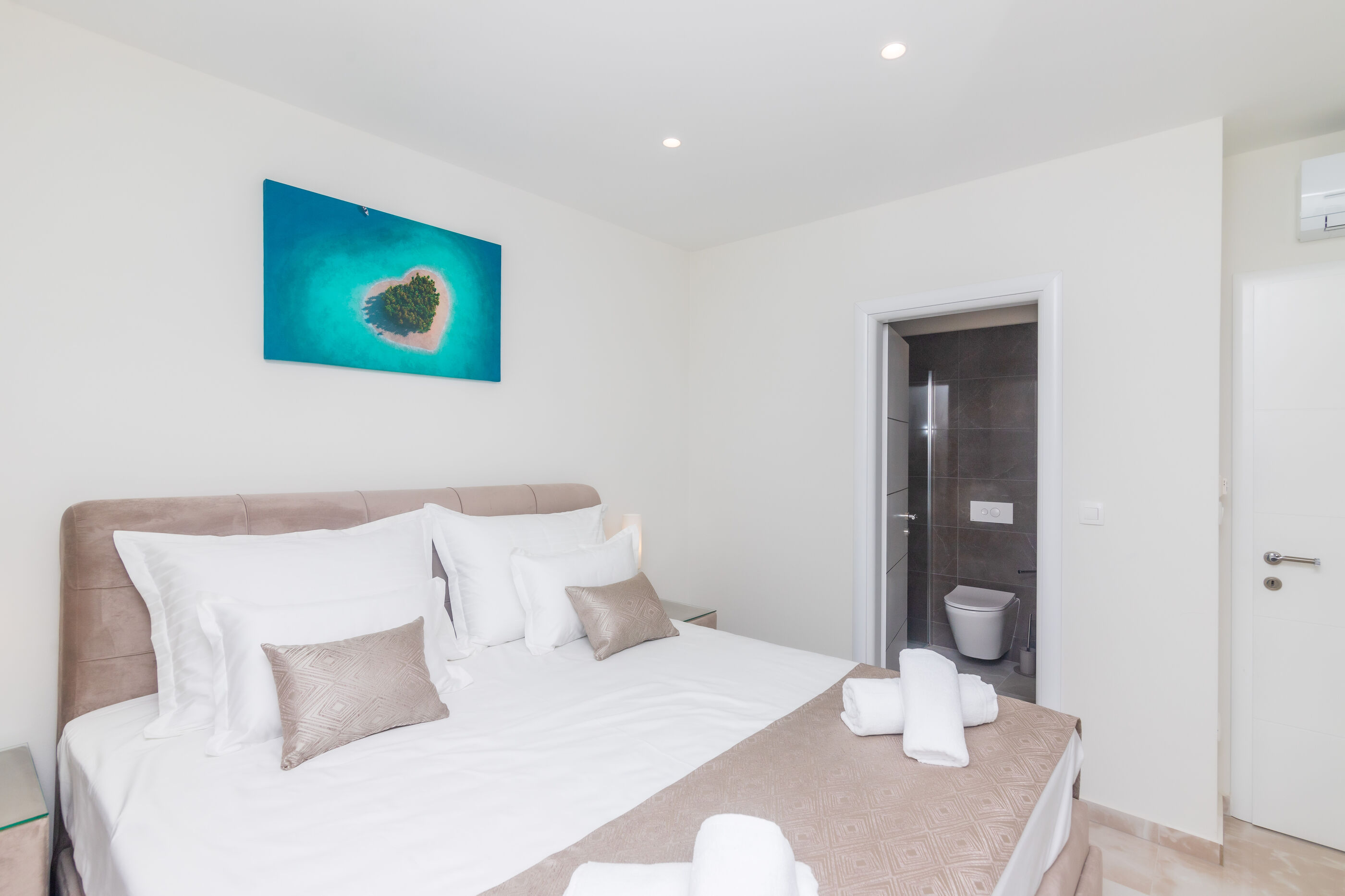 Apartments Dora 82221-A2
