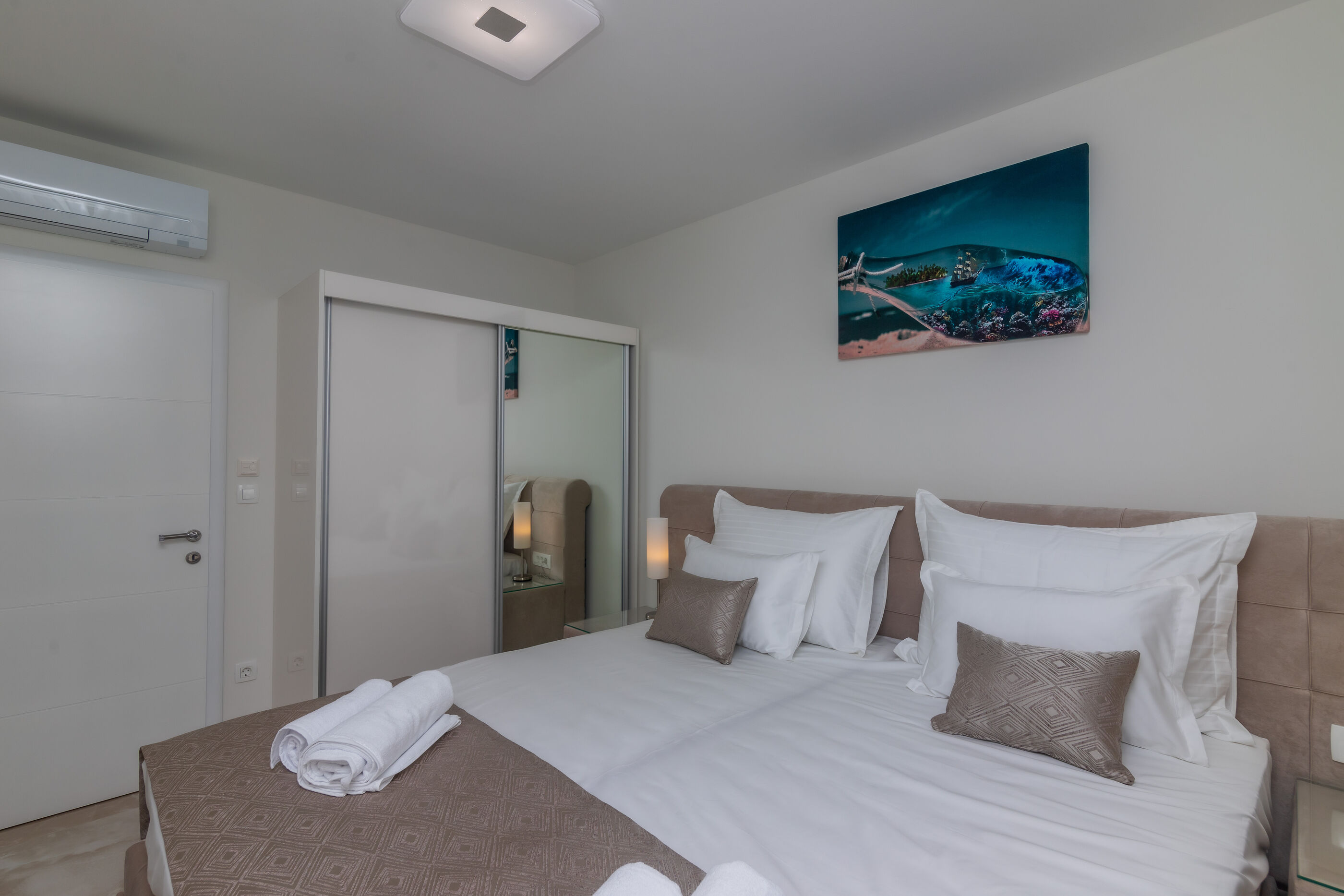 Apartments Dora 82221-A2
