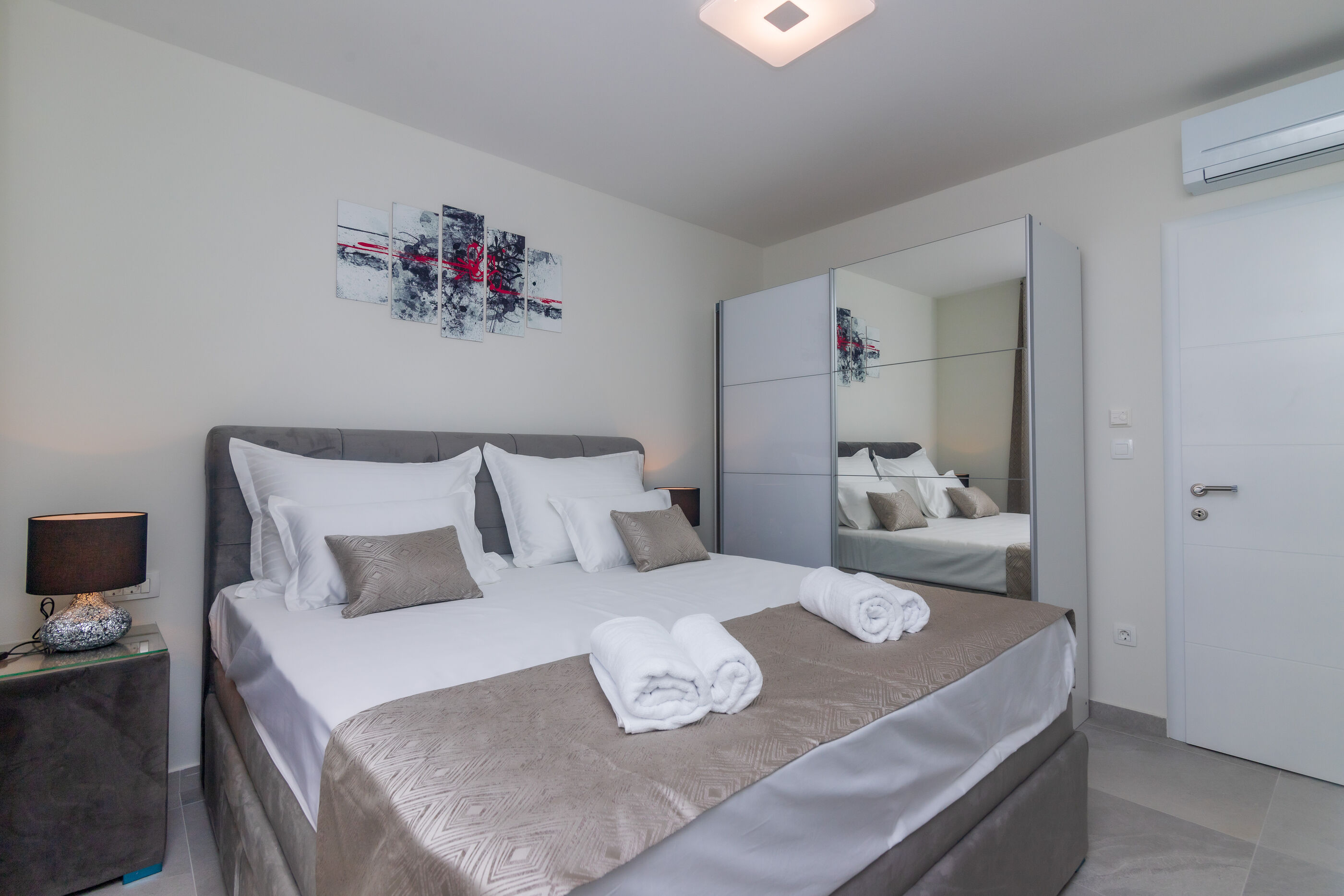 Apartments Dora 82221-A3