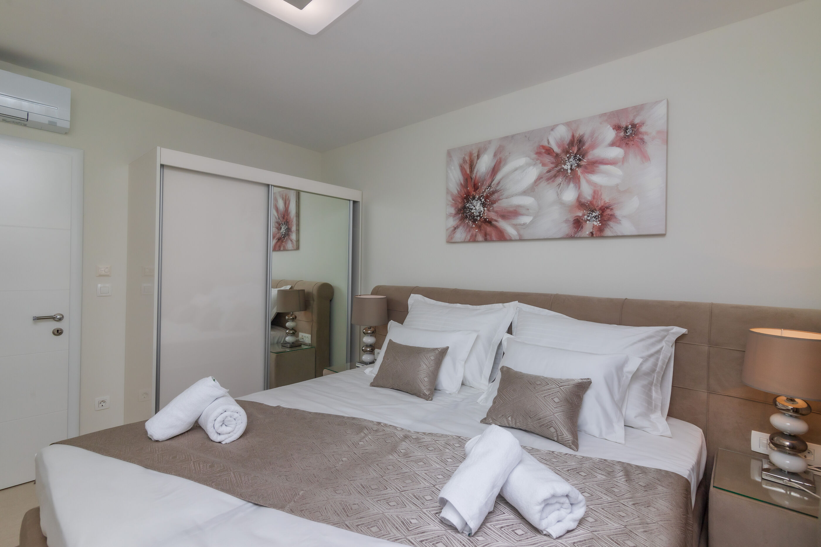 Apartments Dora 82221-A4