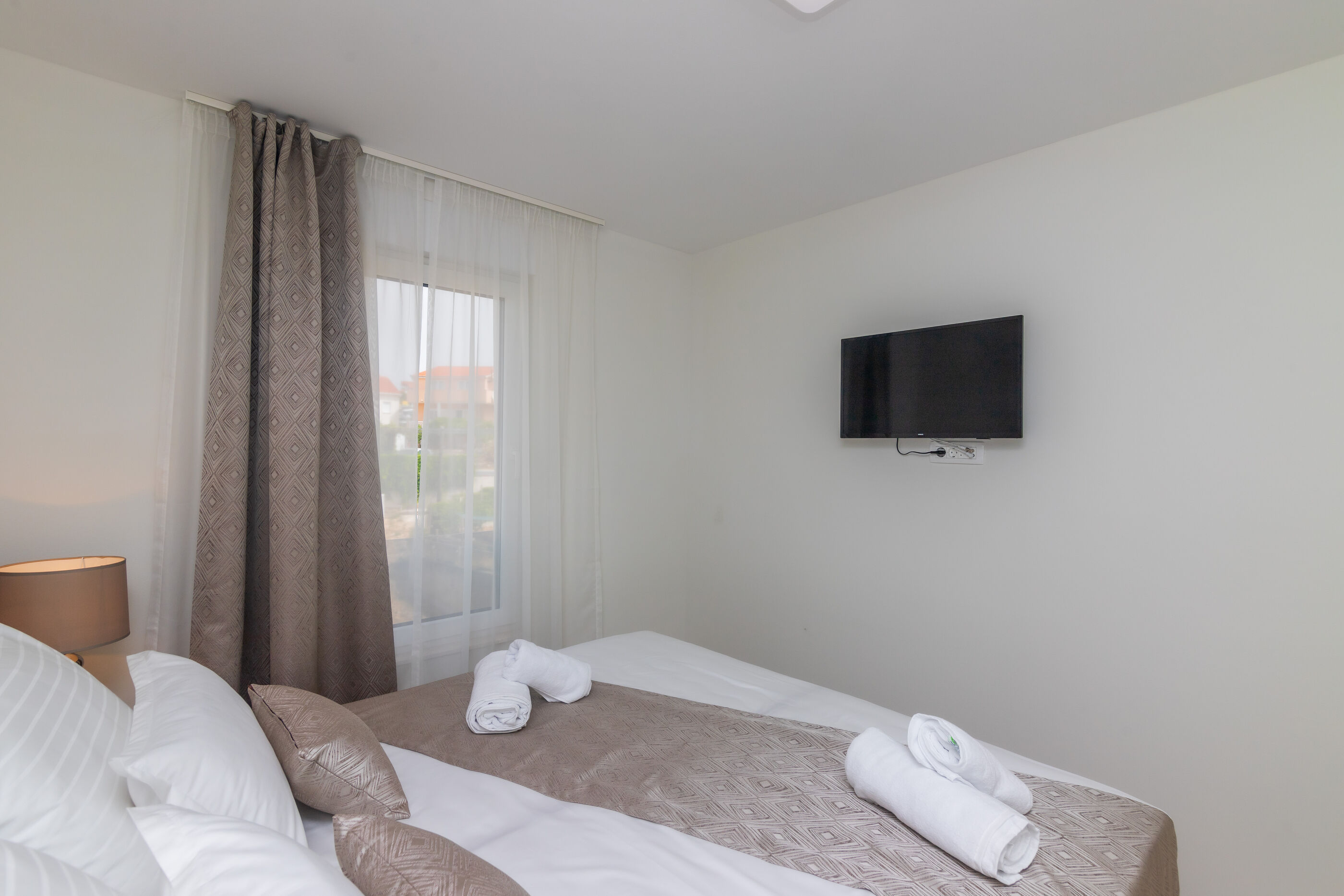 Apartments Dora 82221-A4