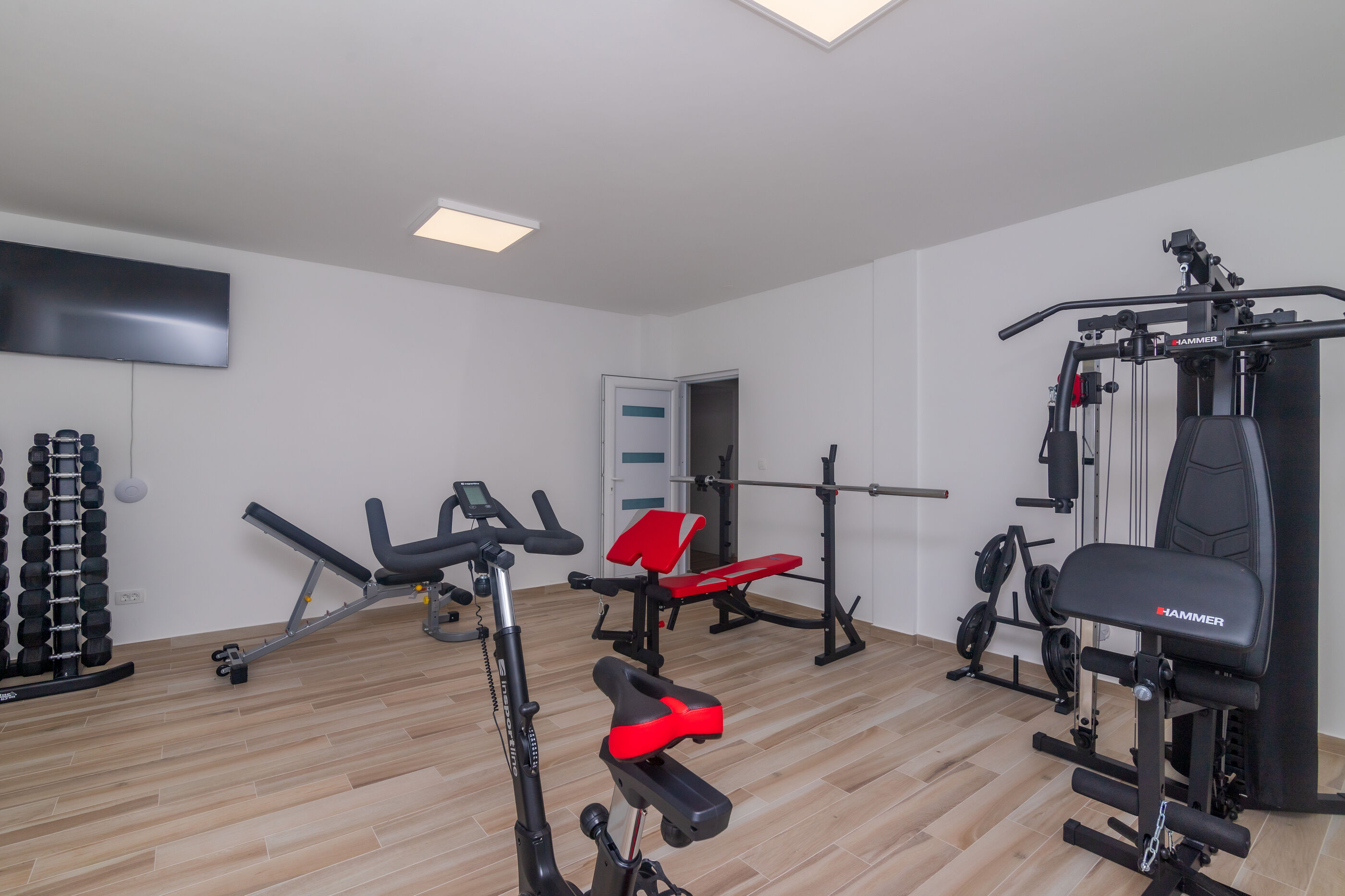 Apartments Dora 82221-A1