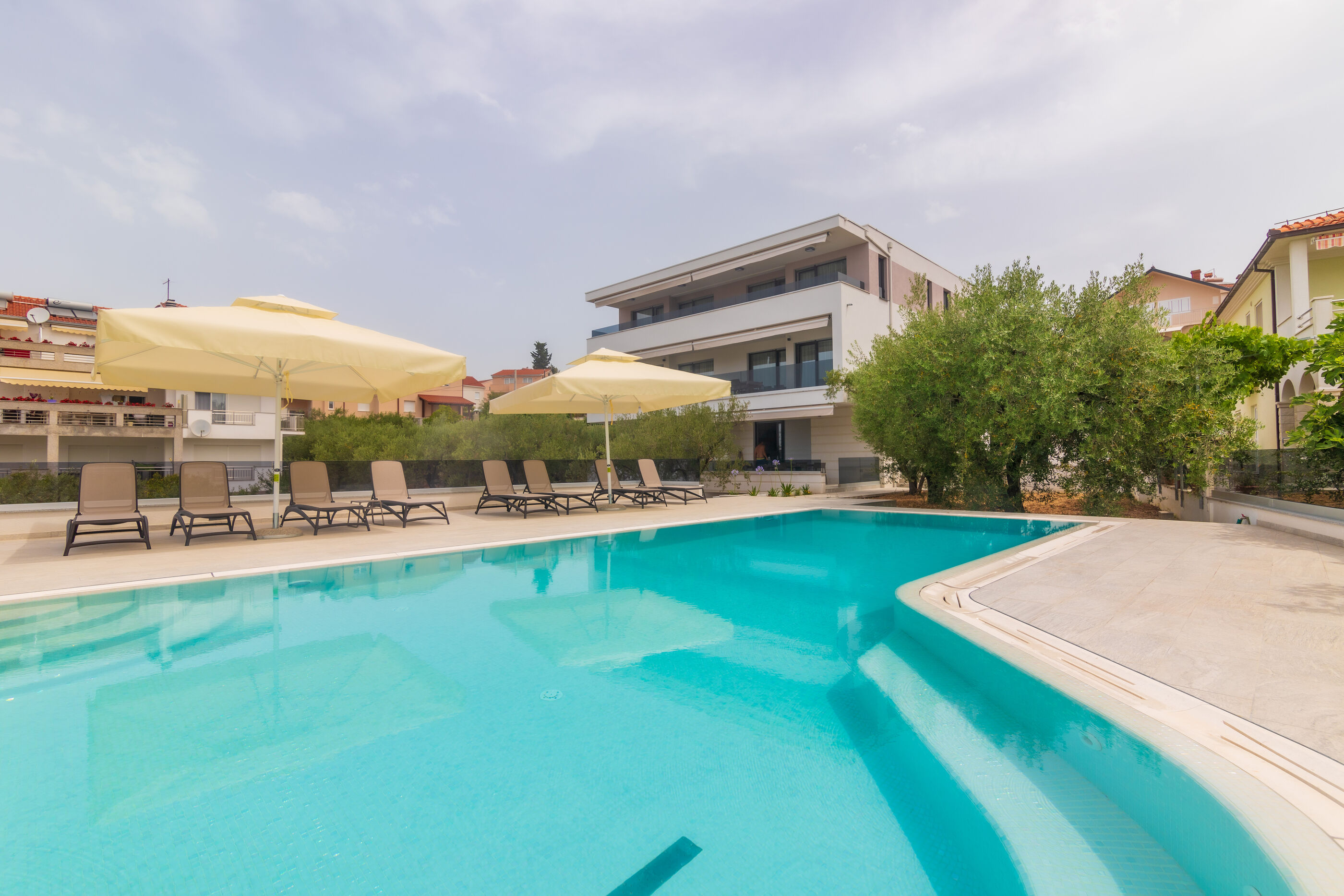 Apartments Dora 82221-A1