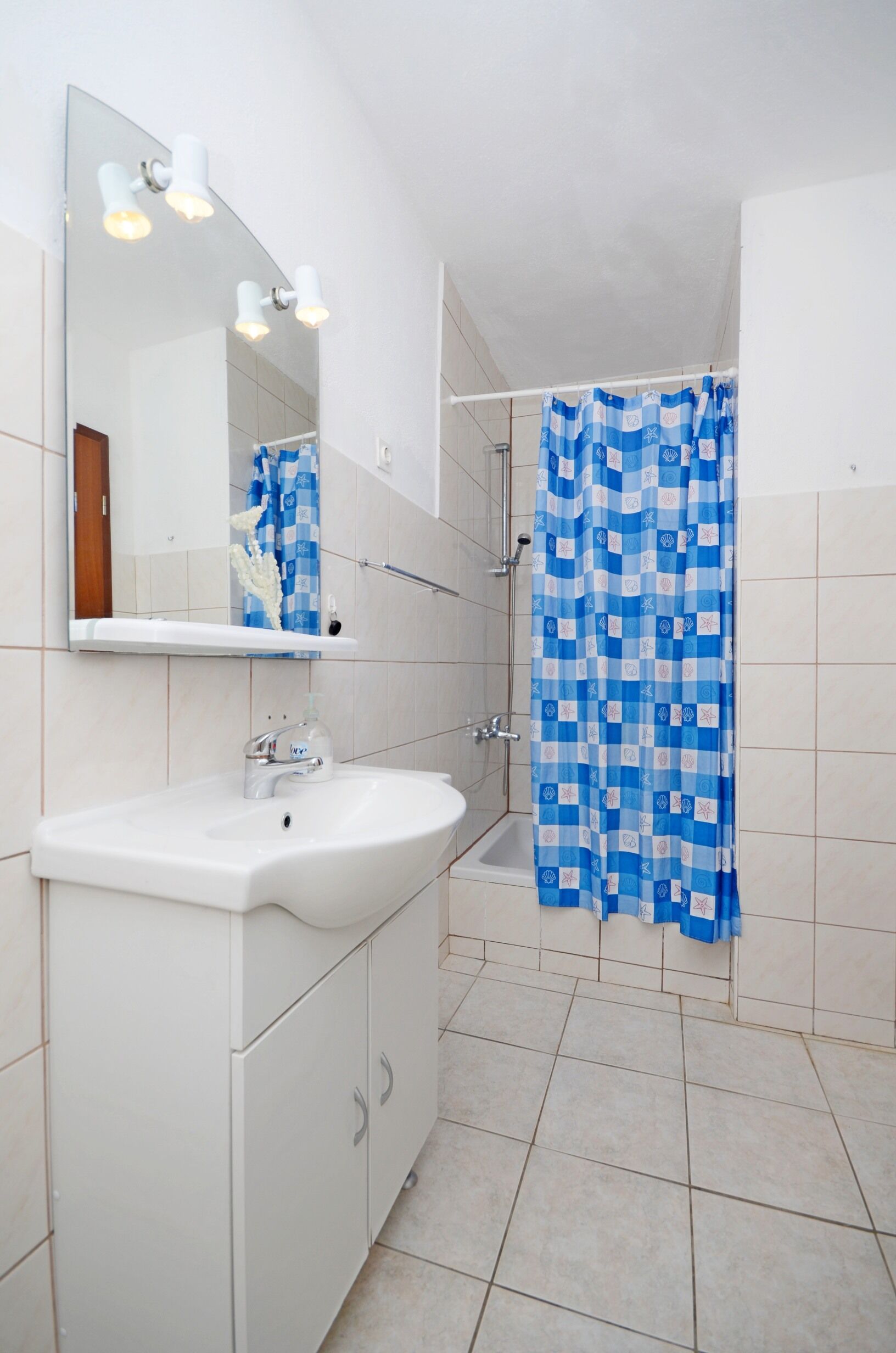 Apartments Jadranka 28281-A2