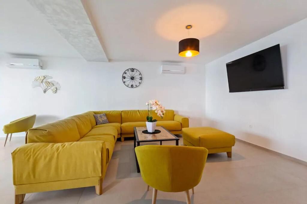 Villa THREE UNITS 27571-A2