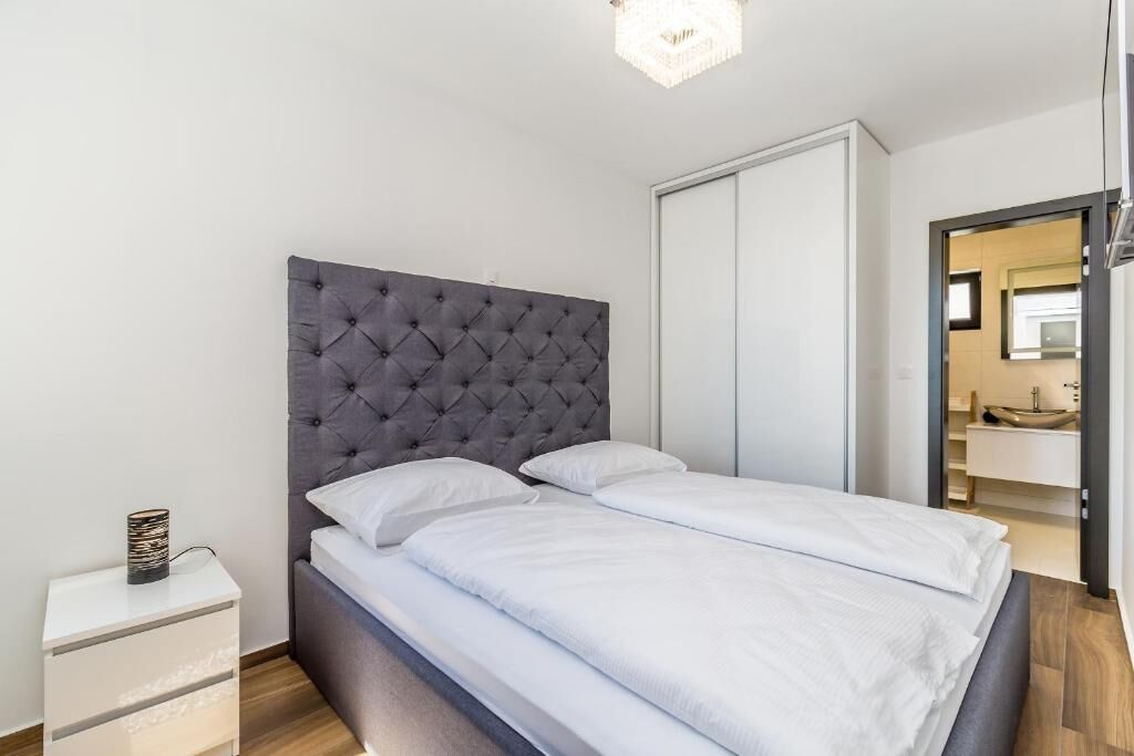 Villa THREE UNITS 27571-A3