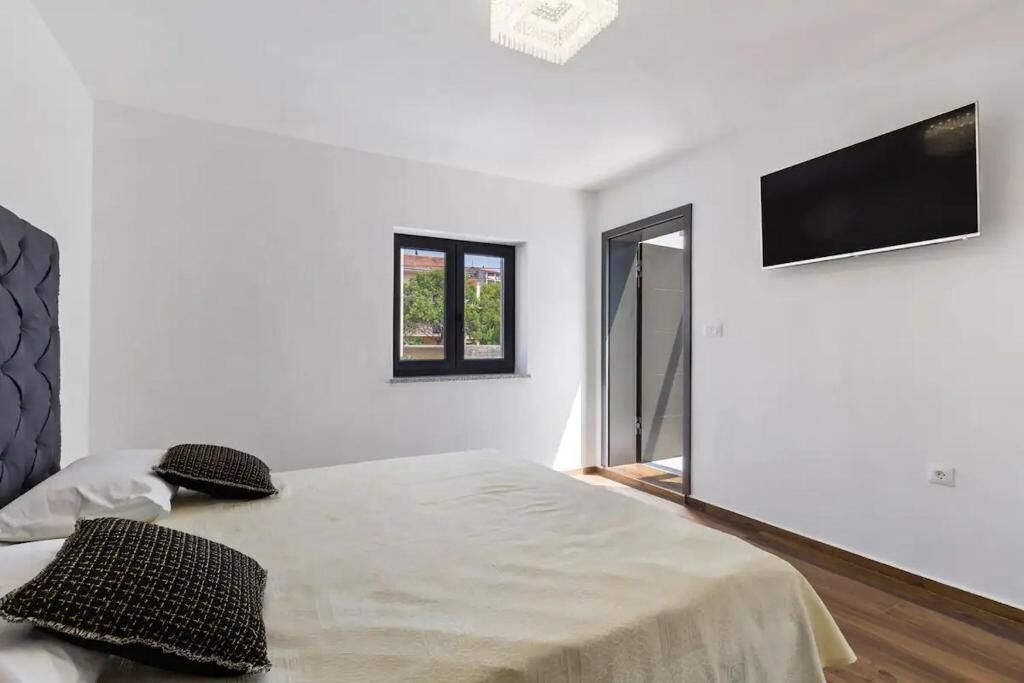 Villa THREE UNITS 27571-A2
