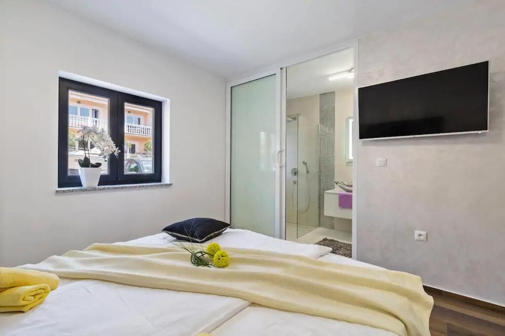 Villa THREE UNITS 27571-A2