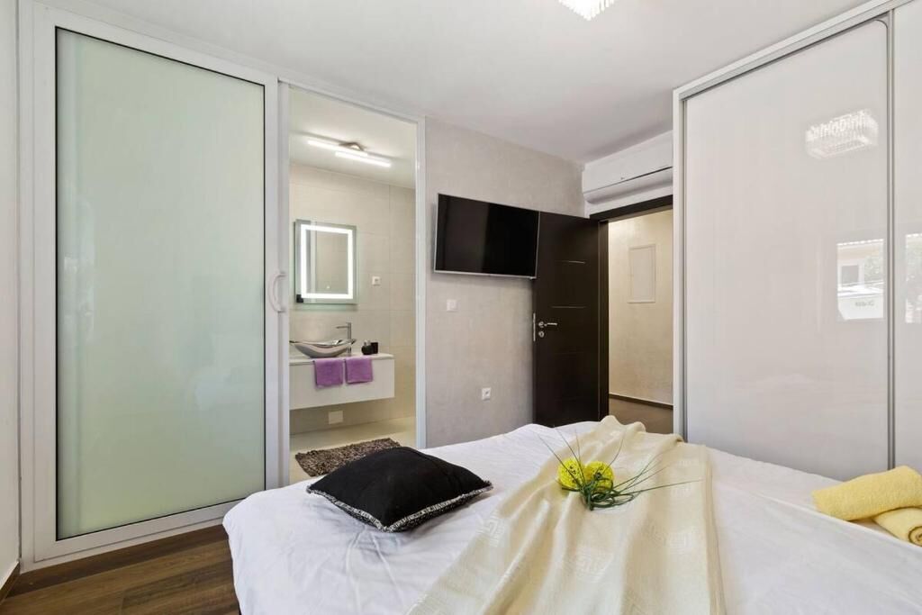 Villa THREE UNITS 27571-A3