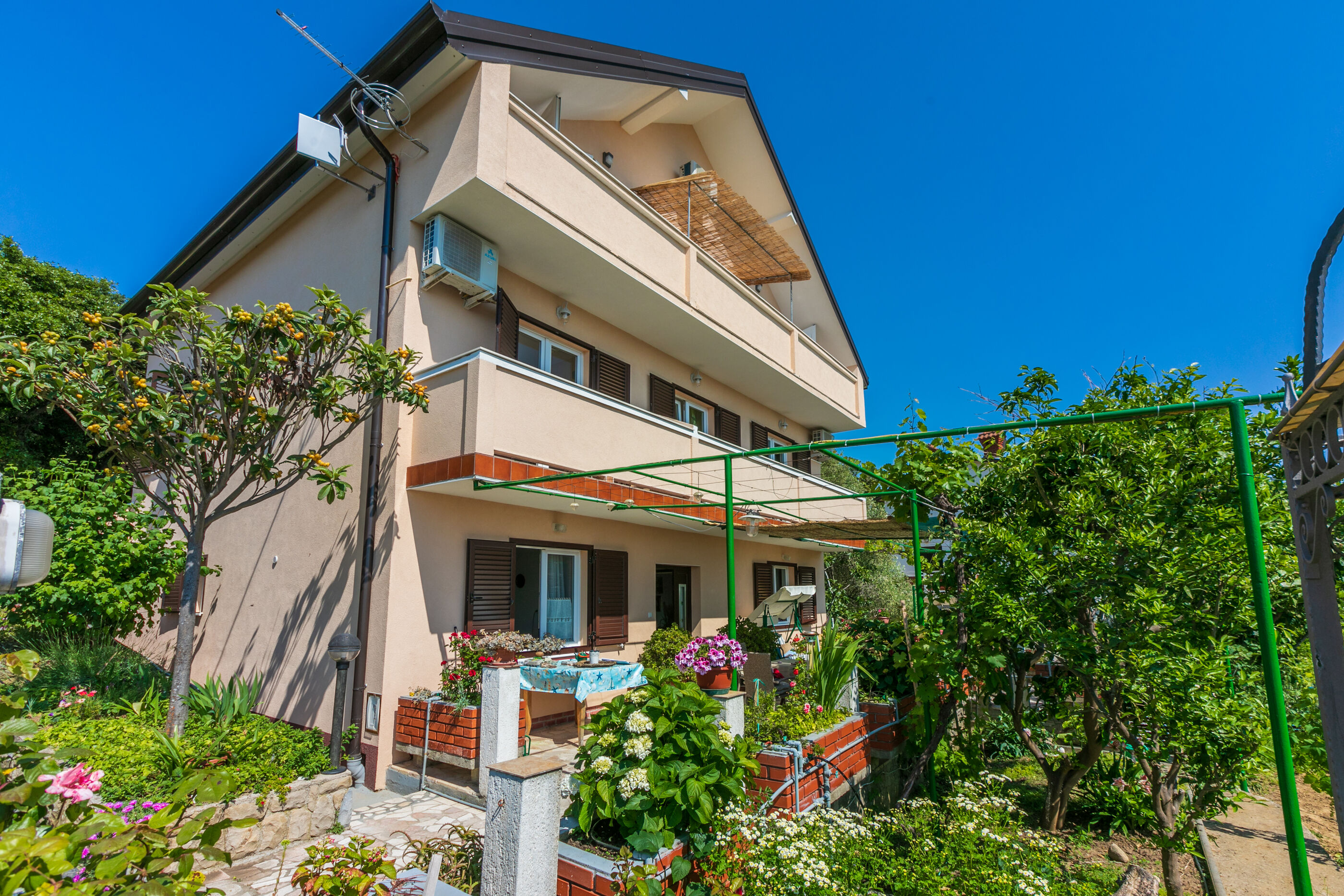 Apartments Ljiljana 65671-A3
