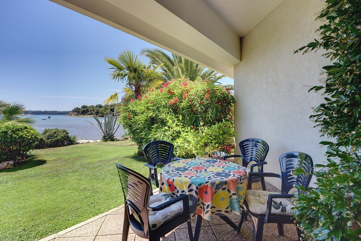 Apartments Brajdine 16811-A4