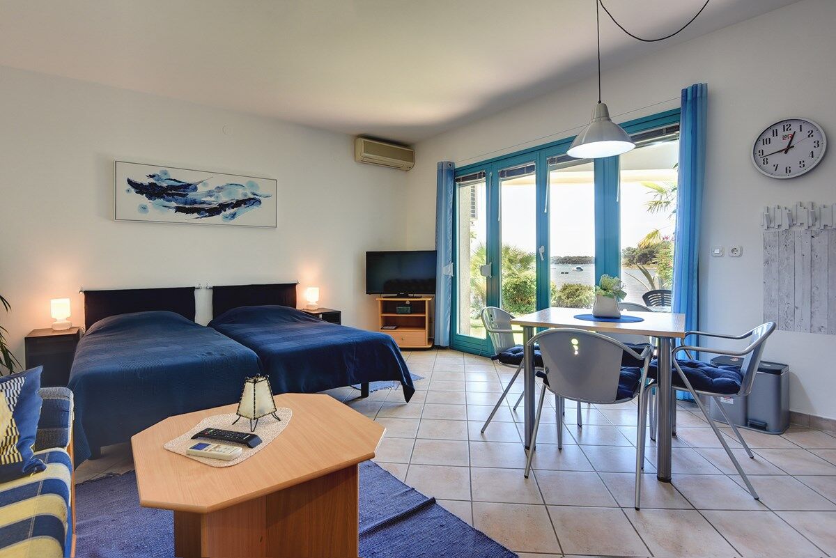 Apartments Brajdine 16811-A4