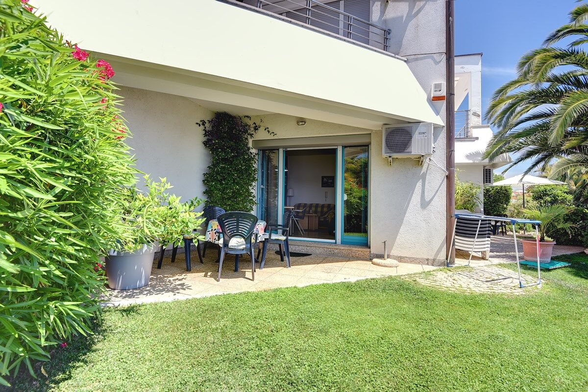 Apartments Brajdine 16811-A4