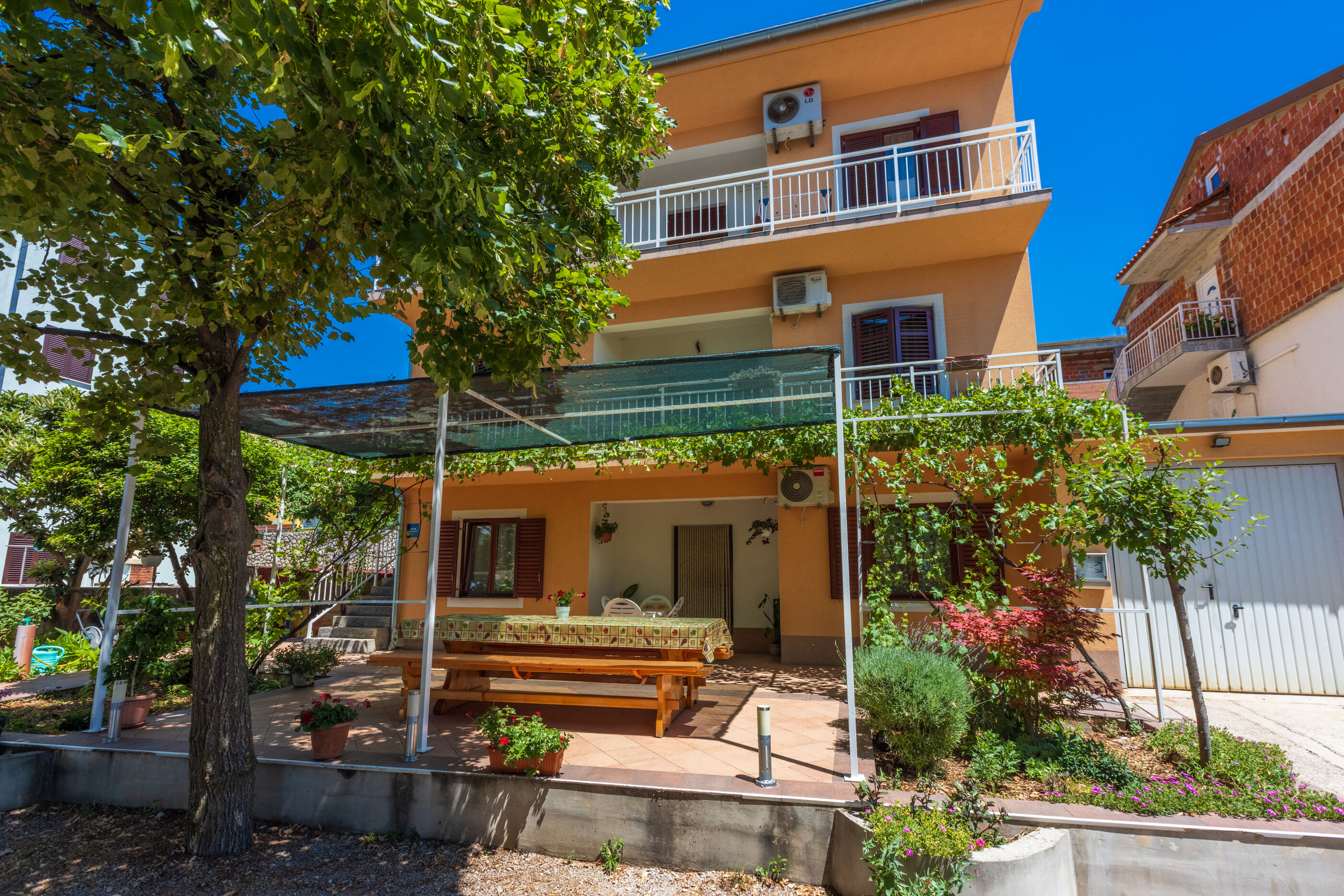Apartments LILIN 62705-A1