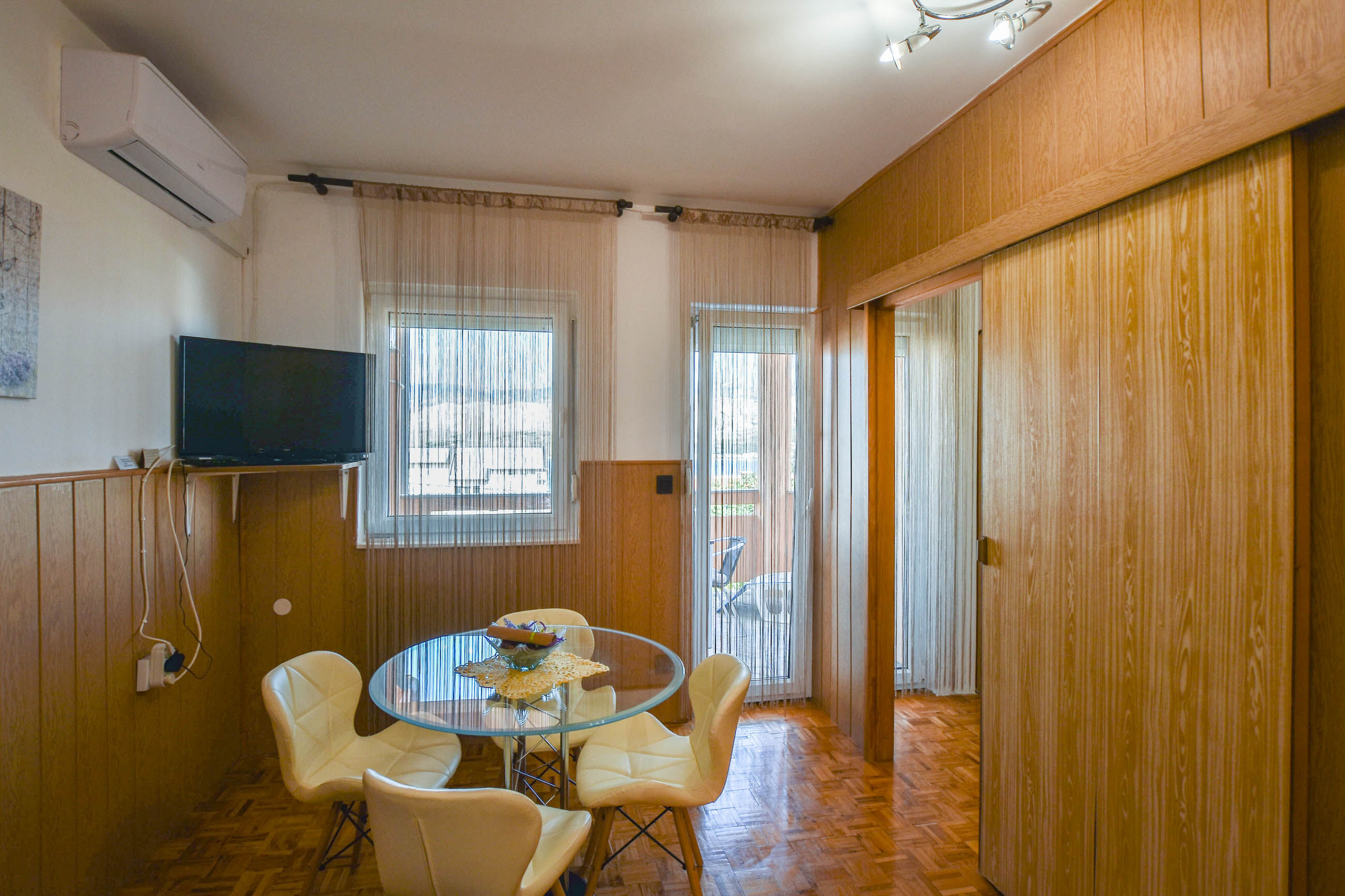 Apartments Clair 82791-A2