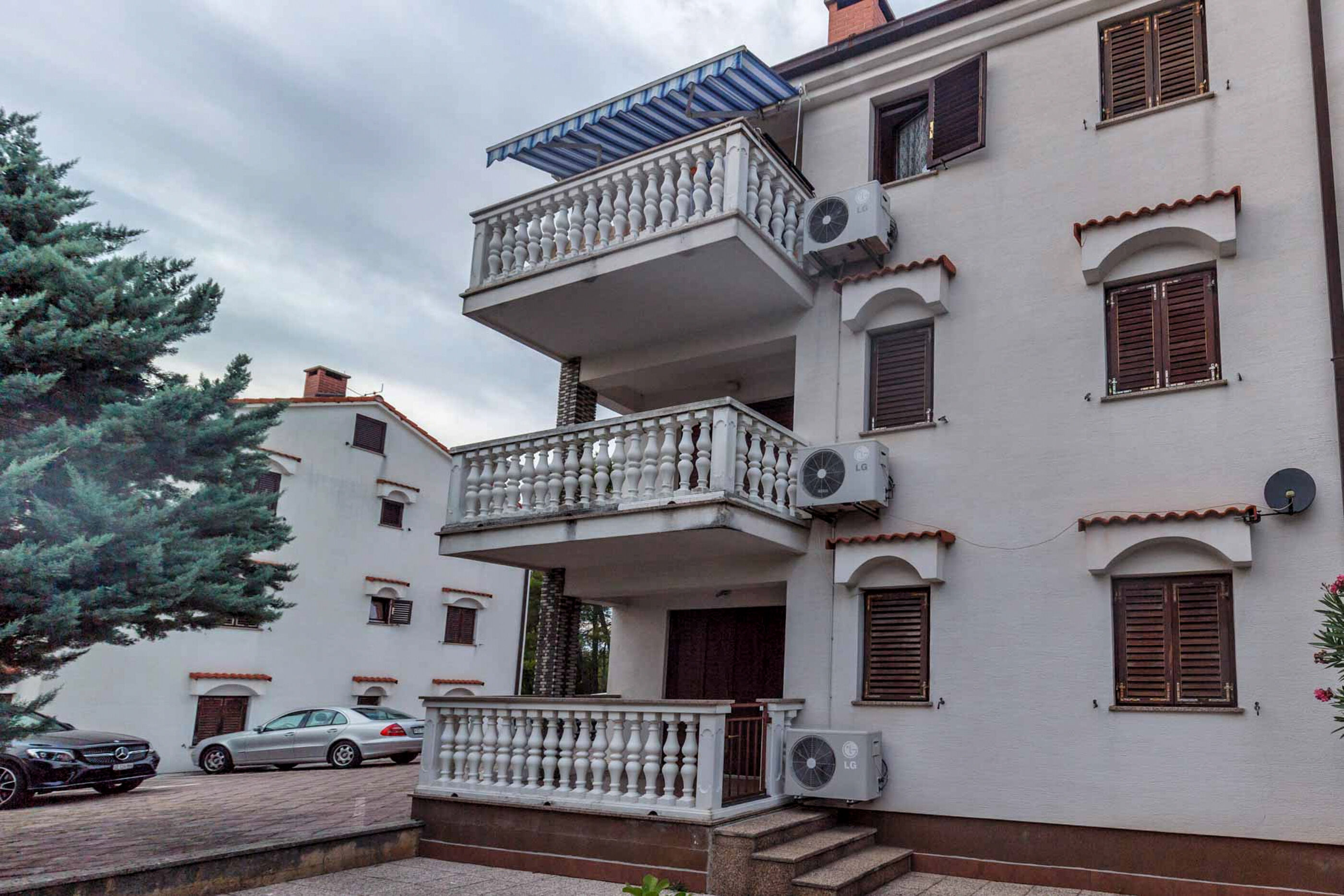 Apartment Diracca 81201-A1