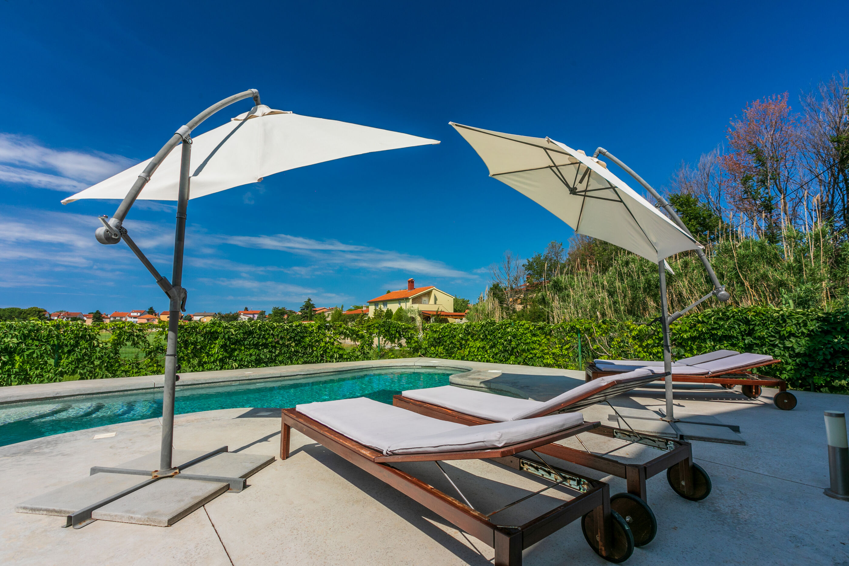 Apartments Pool 77131-A1