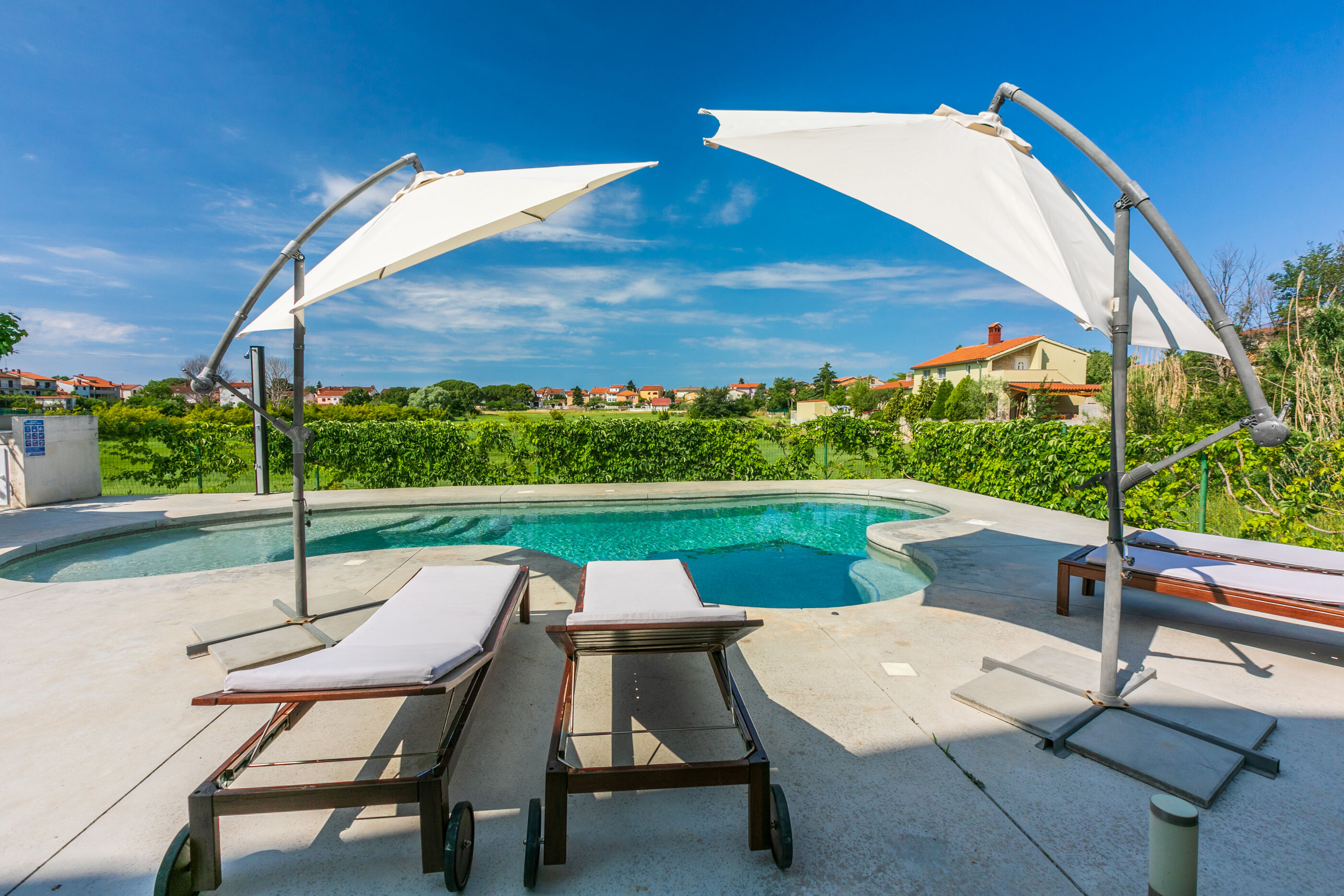 Apartments Pool 77131-A1