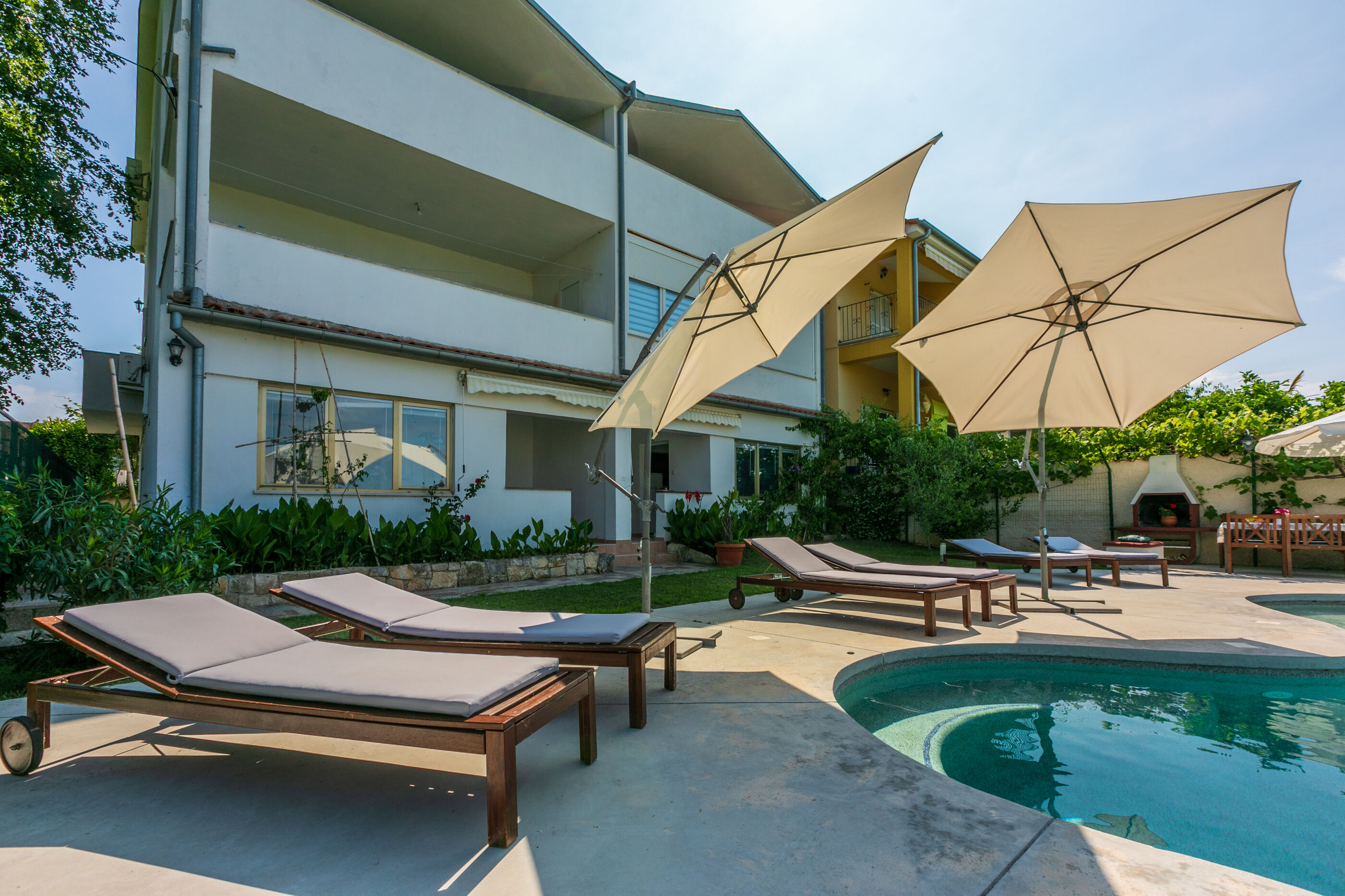 Apartments Pool 77131-A1