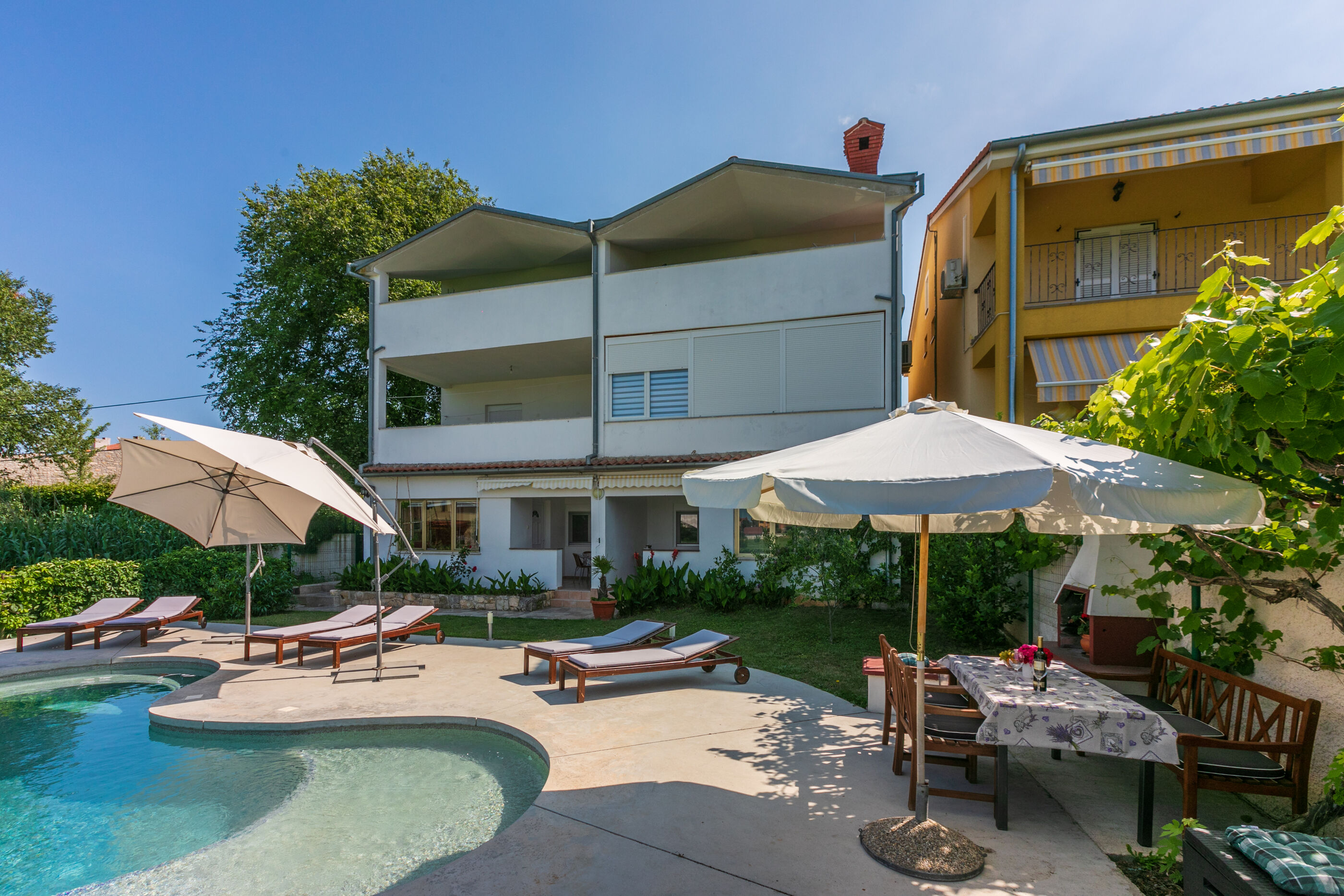 Apartments Pool 77131-A1