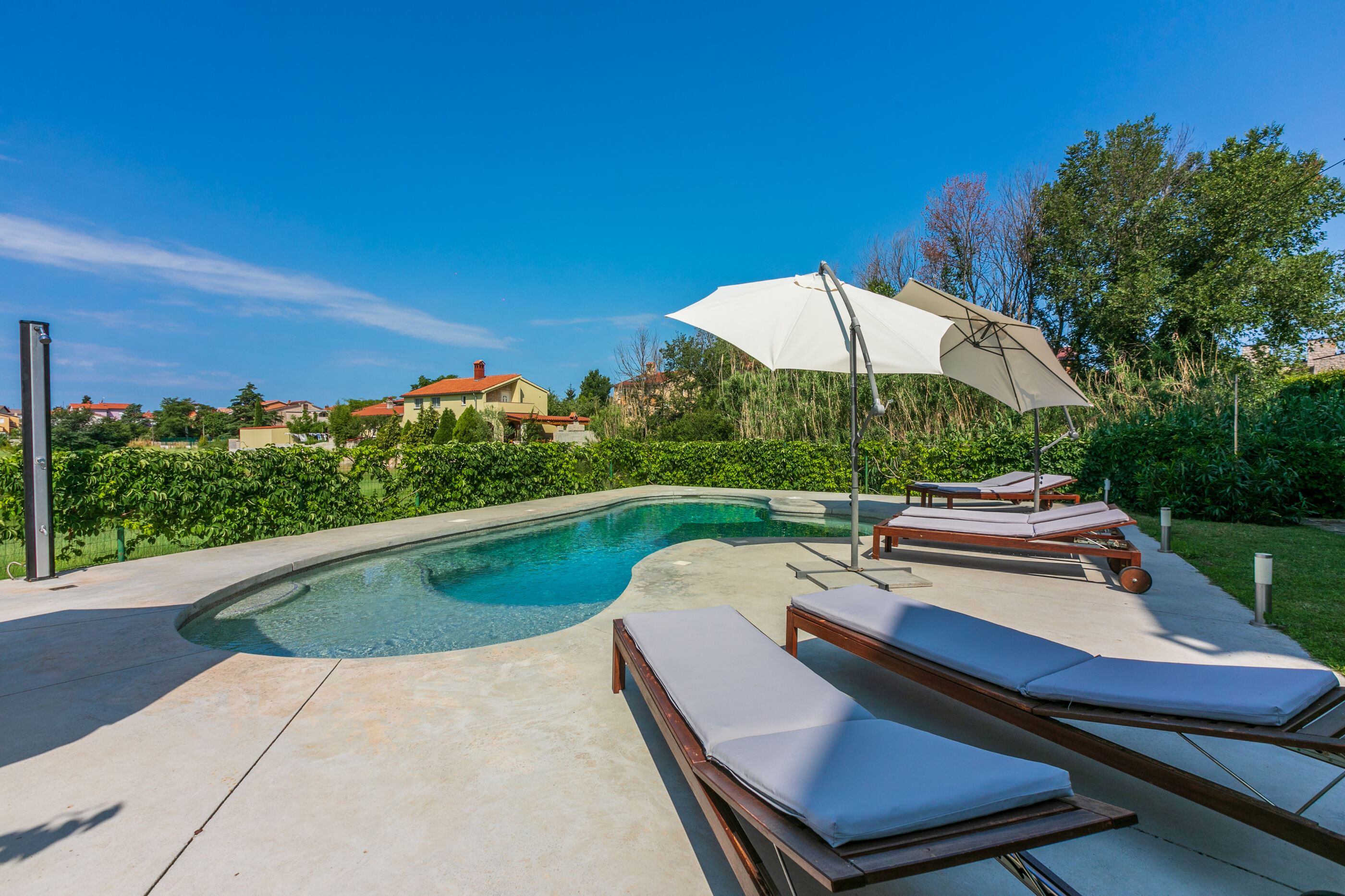 Apartments Pool 77131-A1