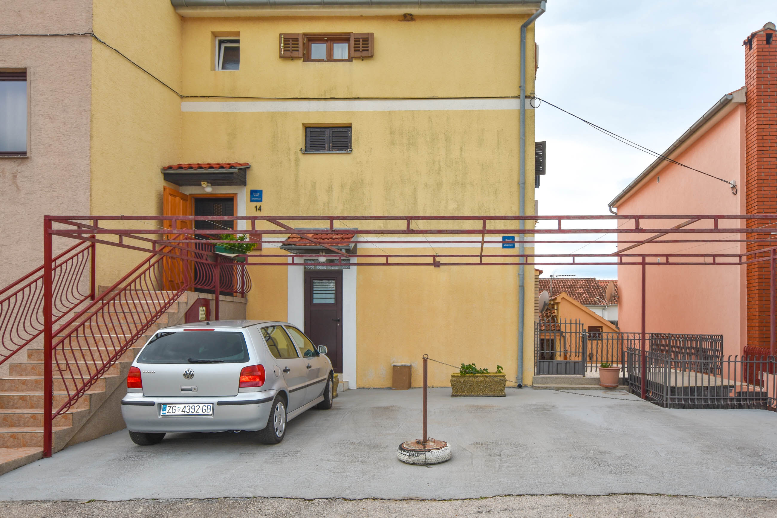 Apartments Rouge 82871-A1