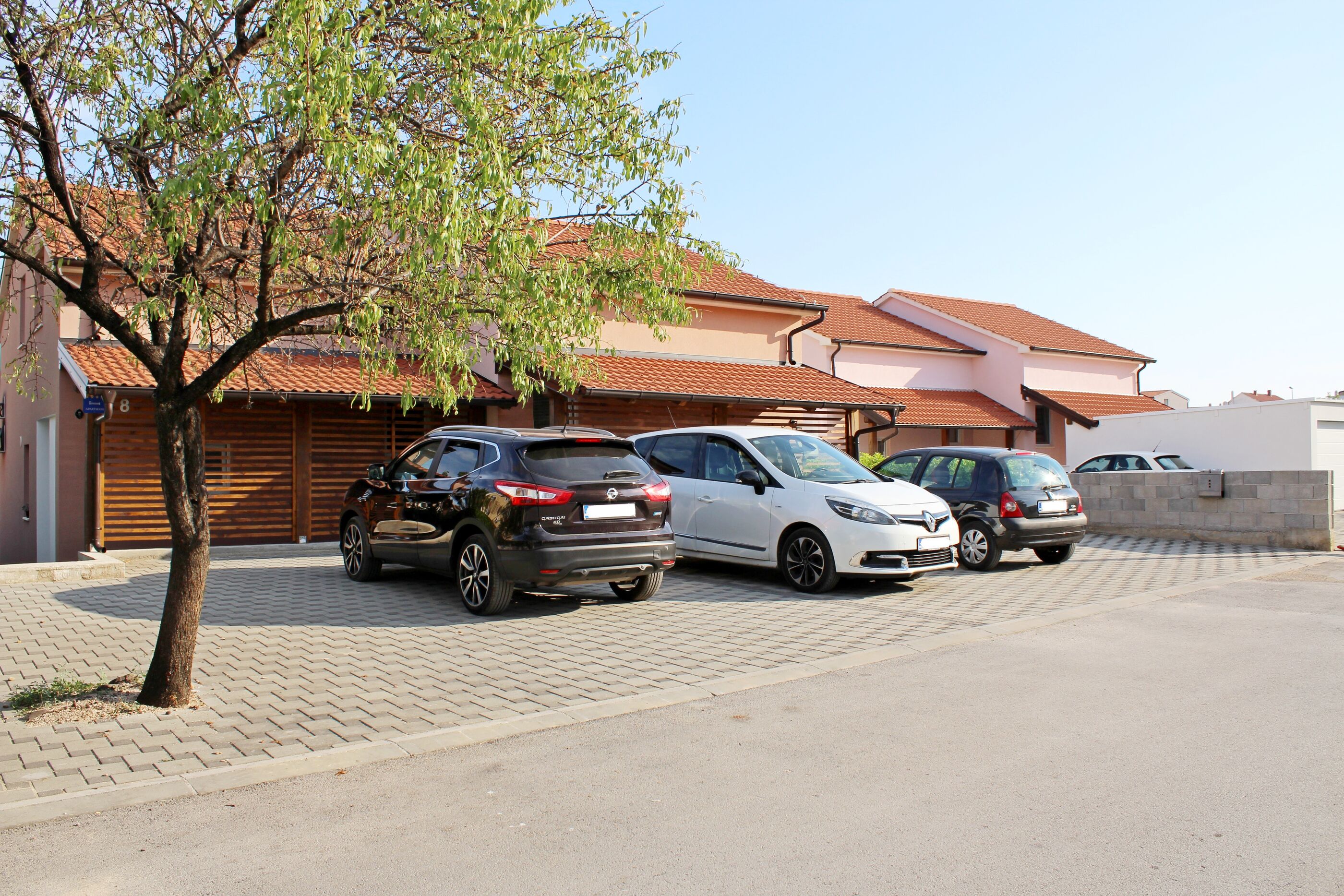 Apartments Luka i Toni 82281-A1