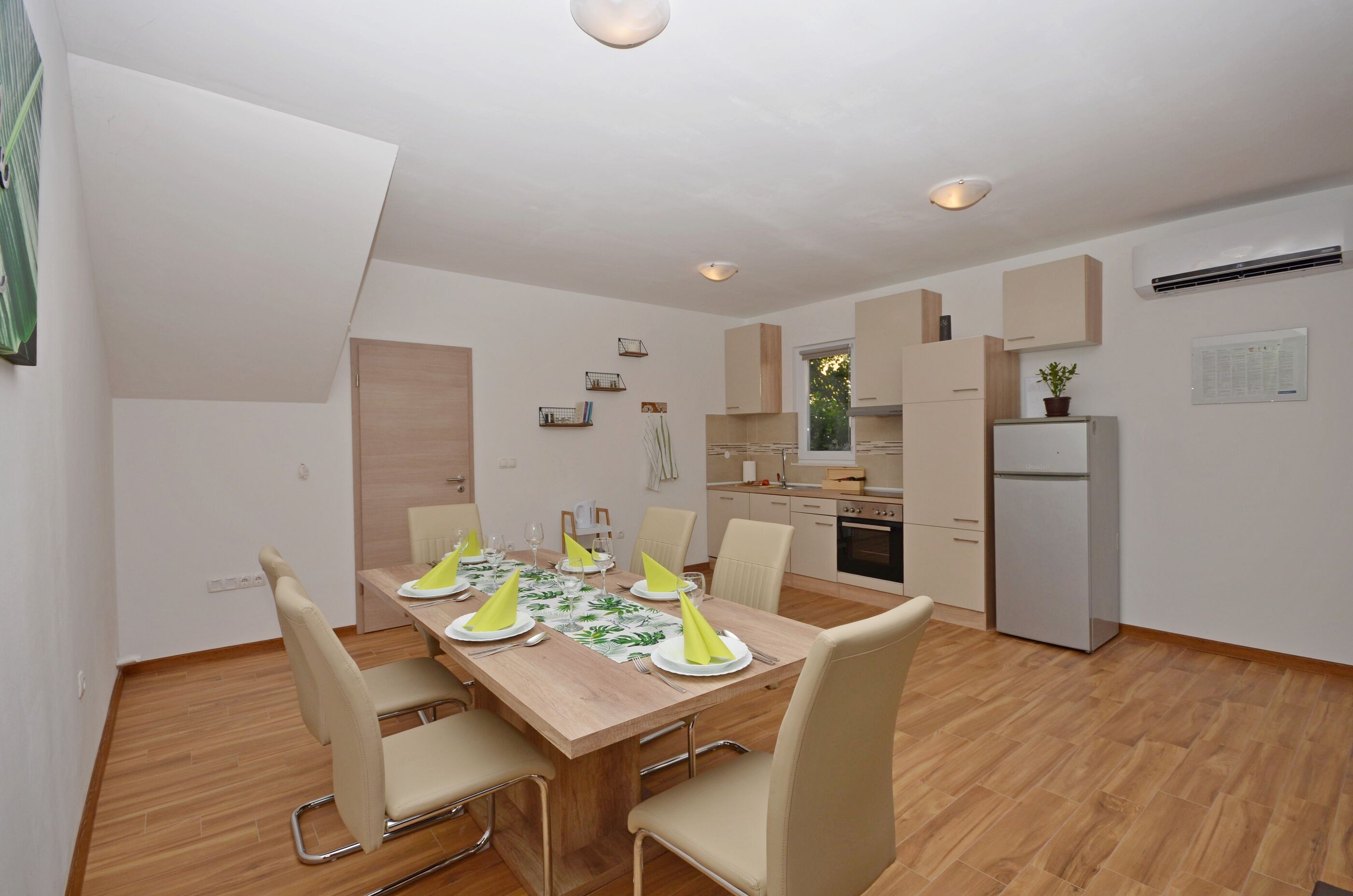 Apartments Luka i Toni 82281-A1