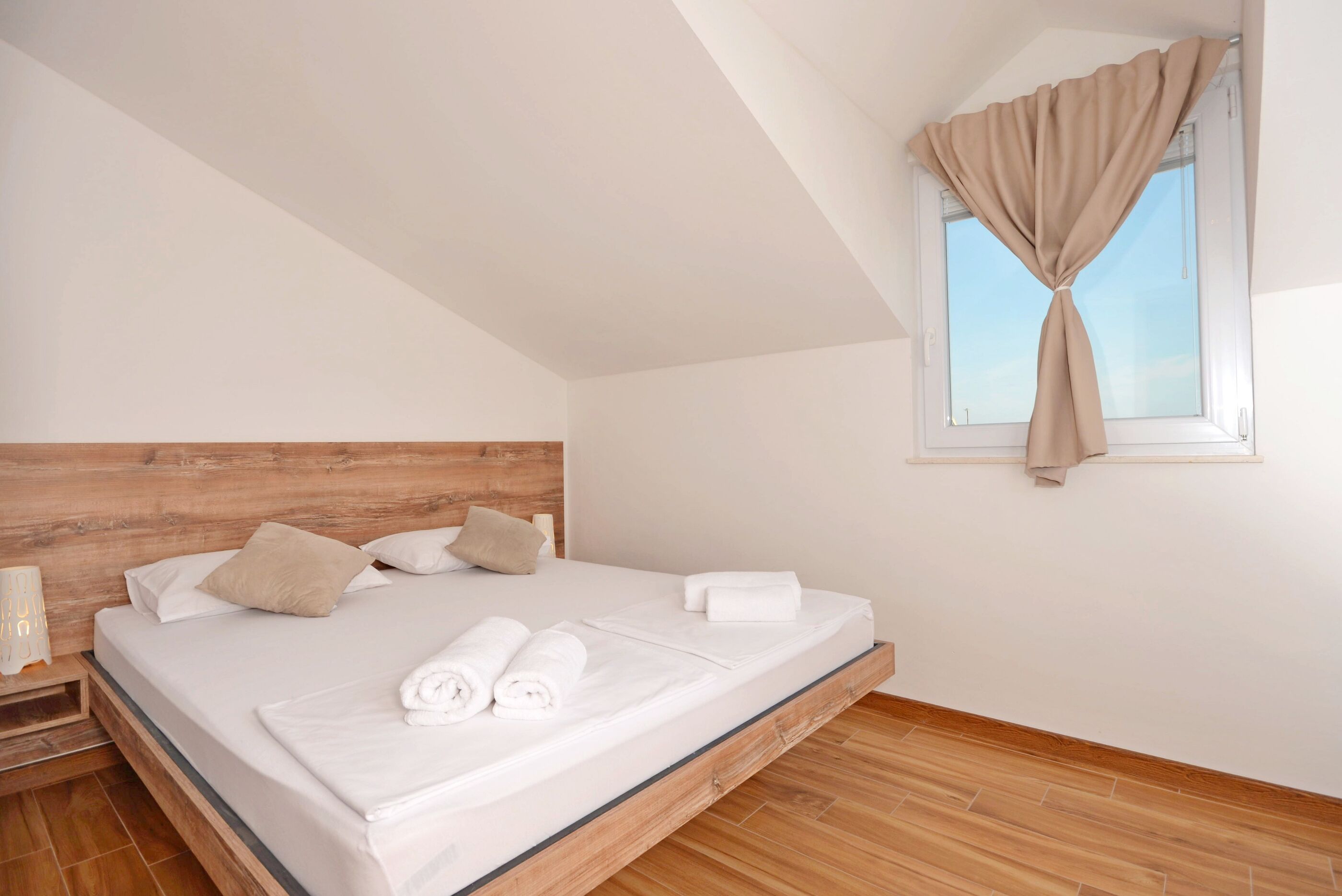 Apartments Luka i Toni 82281-A1